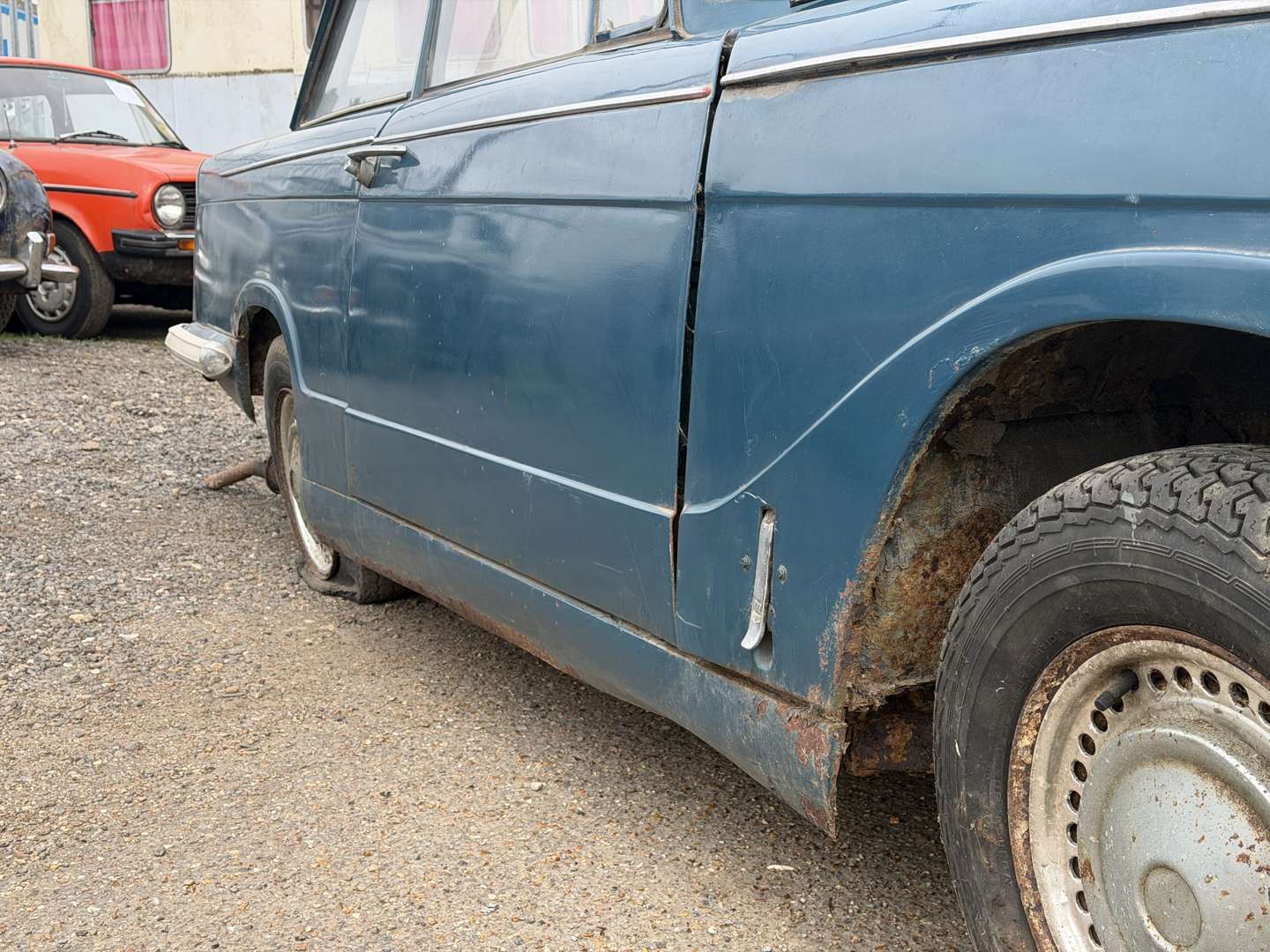 <p>1968 TRIUMPH HERALD SALOON</p>