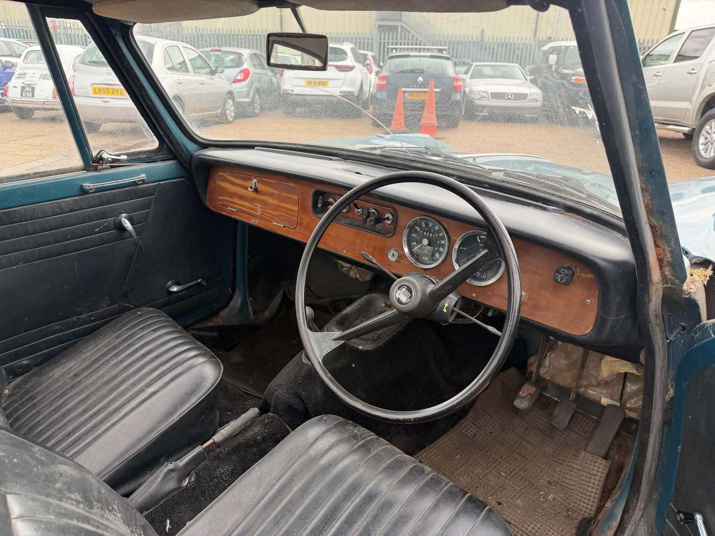 <p>1968 TRIUMPH HERALD SALOON</p>