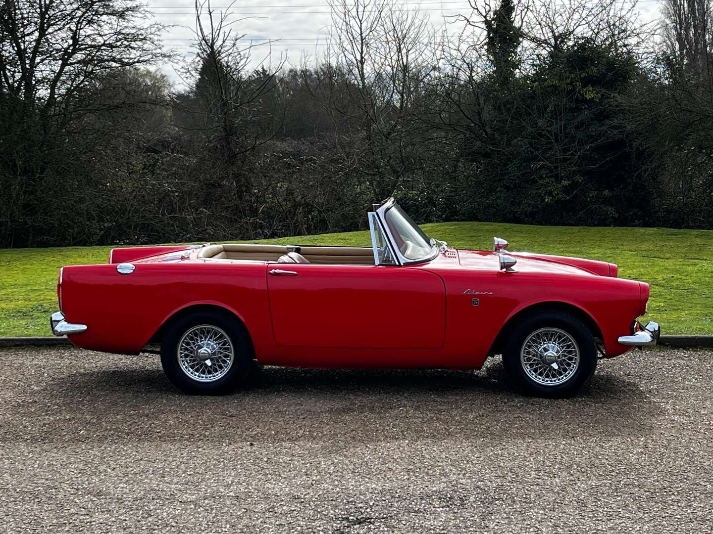 <p>1964 SUNBEAM ALPINE MKIV GT</p>