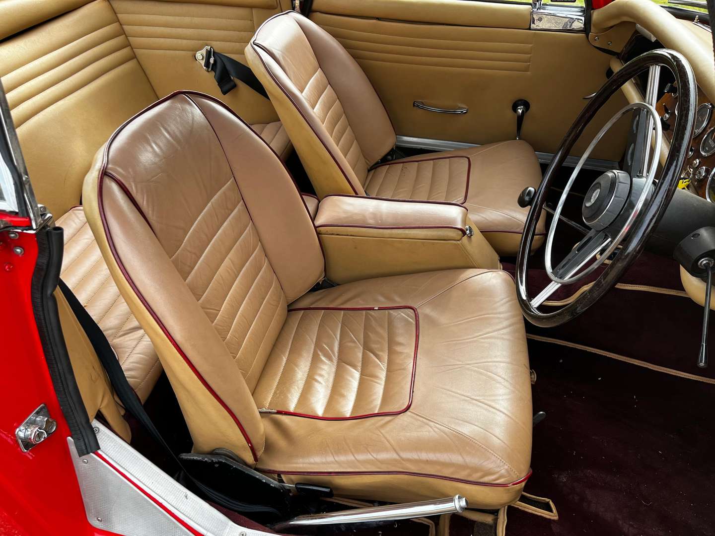 <p>1964 SUNBEAM ALPINE MKIV GT</p>