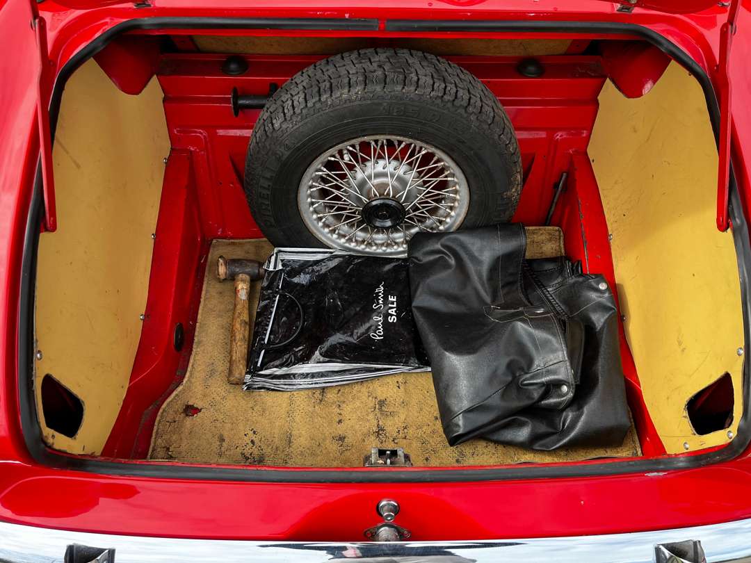 <p>1964 SUNBEAM ALPINE MKIV GT</p>