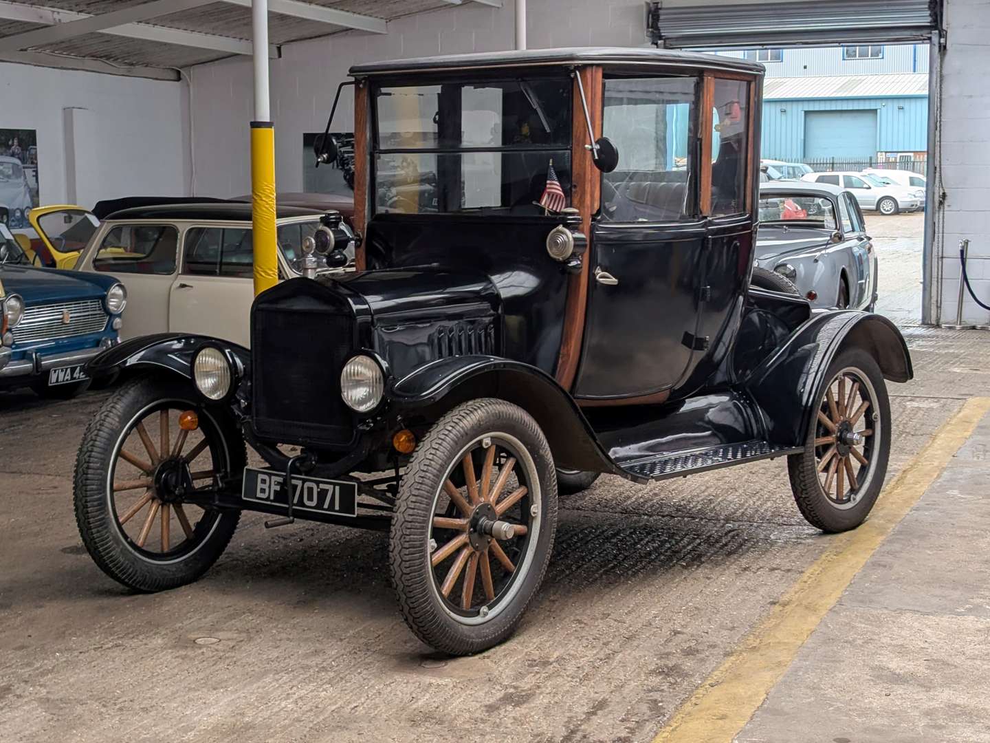 <p>1918 FORD MODEL T DOCTORS COUPE</p>