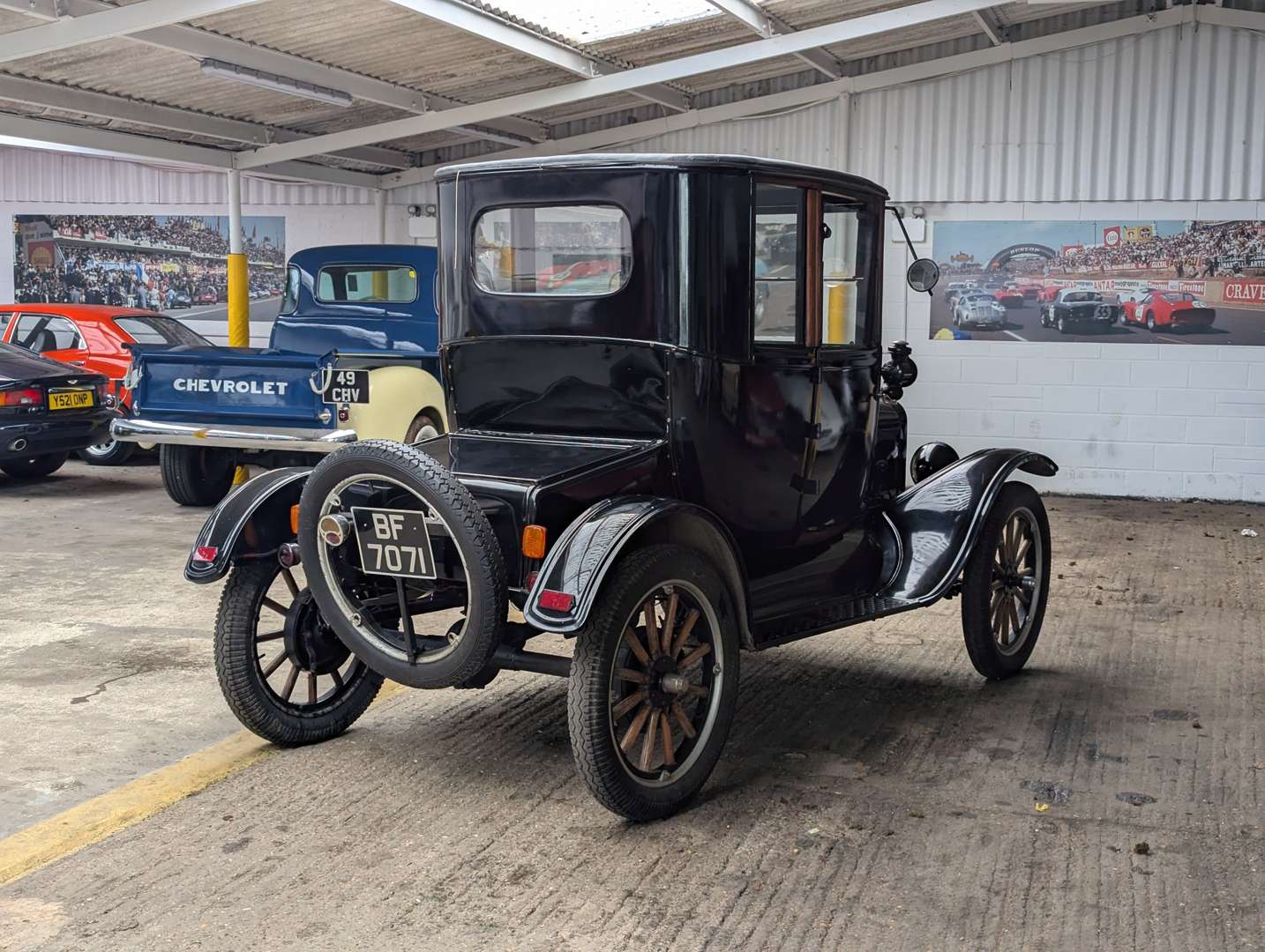 <p>1918 FORD MODEL T DOCTORS COUPE</p>