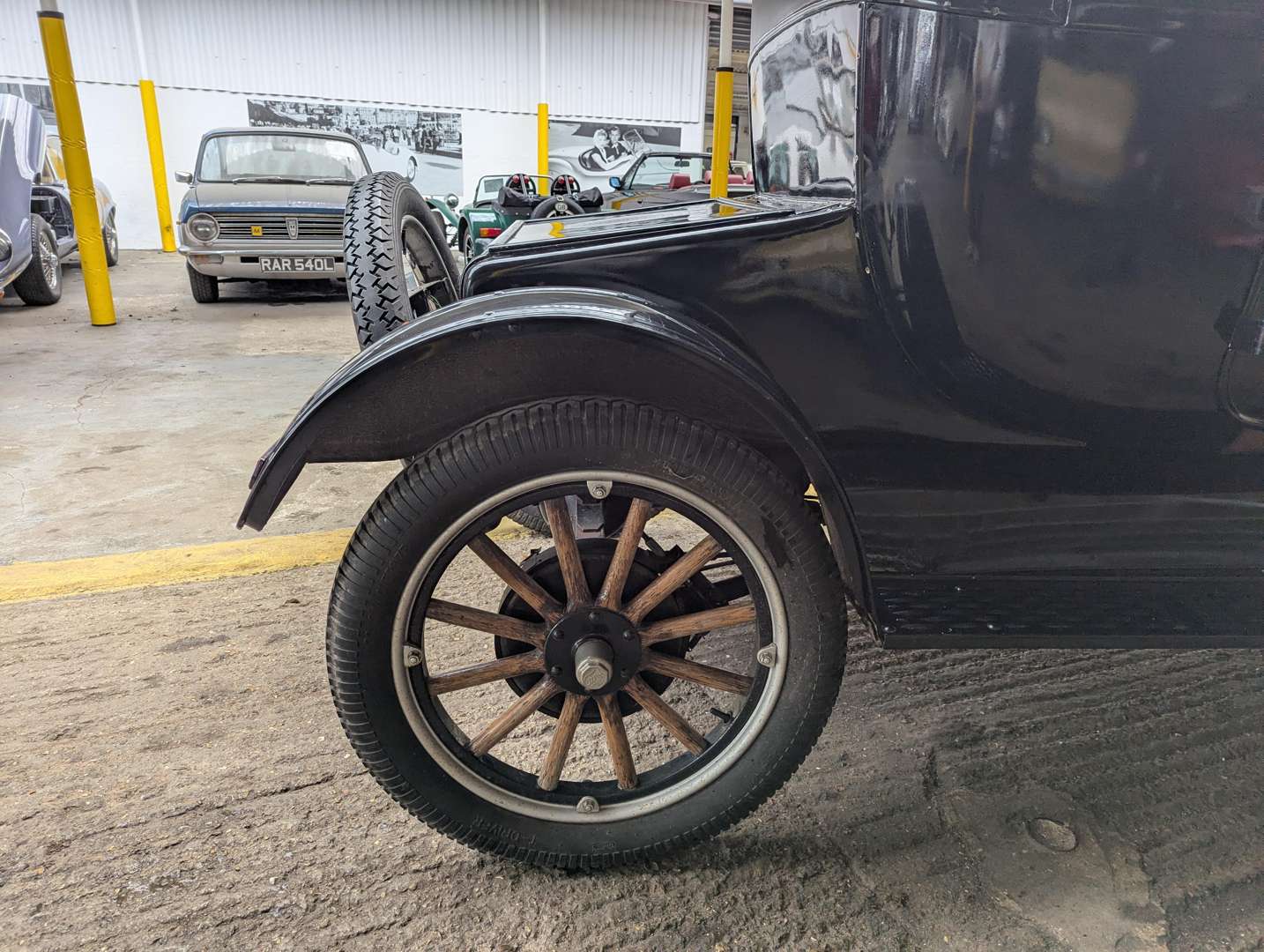 <p>1918 FORD MODEL T DOCTORS COUPE</p>