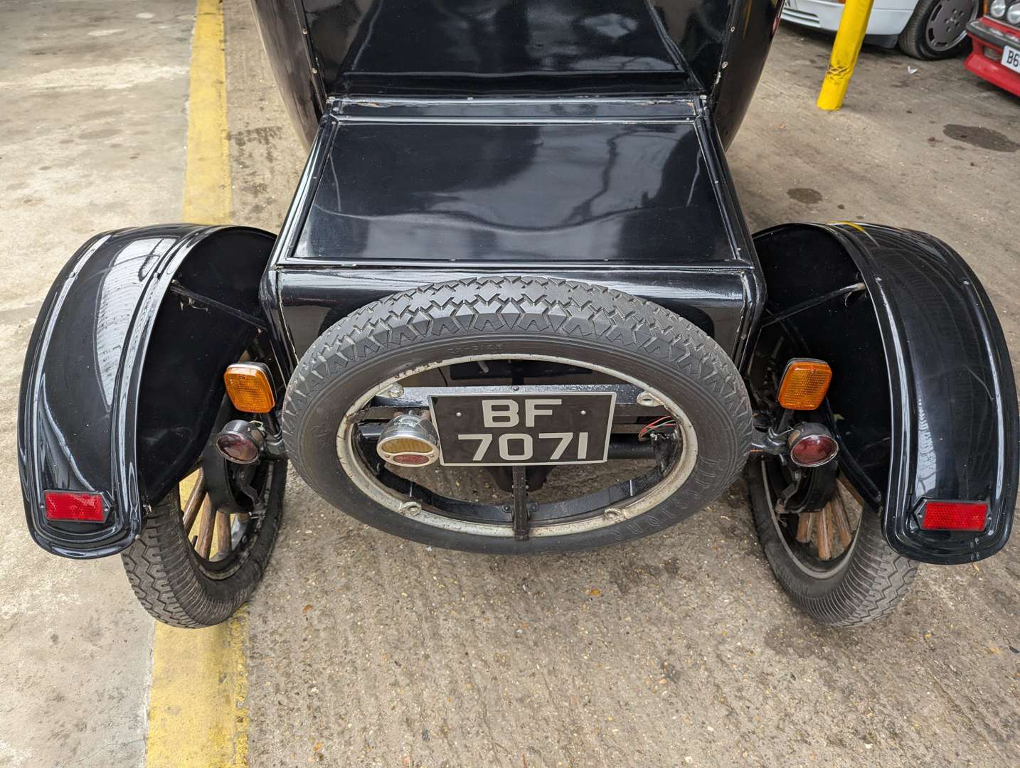 <p>1918 FORD MODEL T DOCTORS COUPE</p>