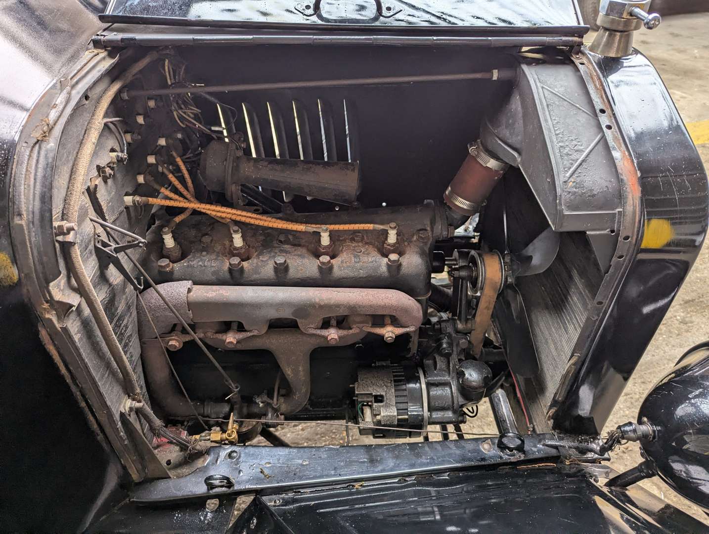 <p>1918 FORD MODEL T DOCTORS COUPE</p>