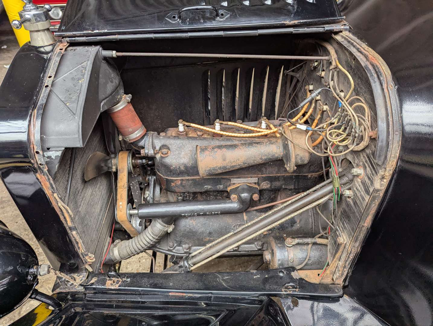 <p>1918 FORD MODEL T DOCTORS COUPE</p>