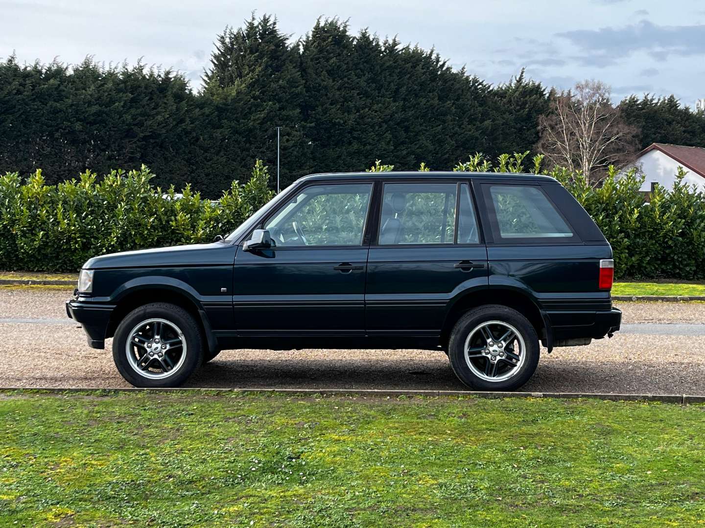 <p>2000 RANGE ROVER HSE AUTO</p>
