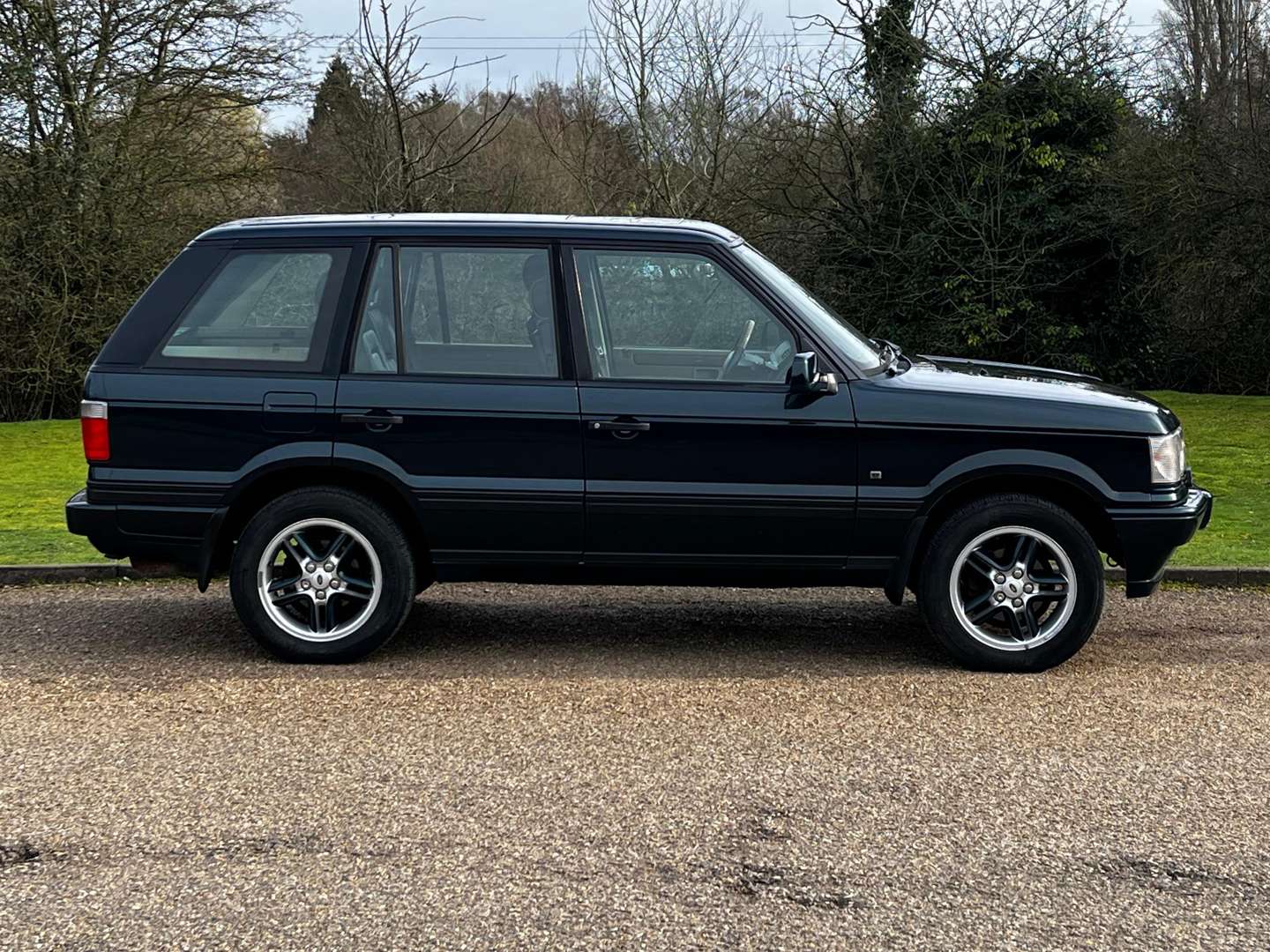 <p>2000 RANGE ROVER HSE AUTO</p>