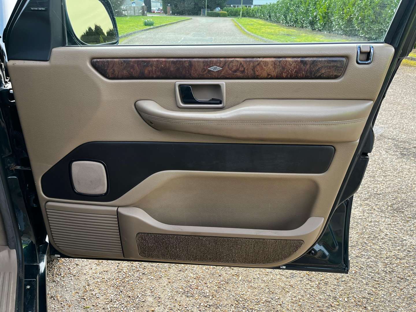 <p>2000 RANGE ROVER HSE AUTO</p>