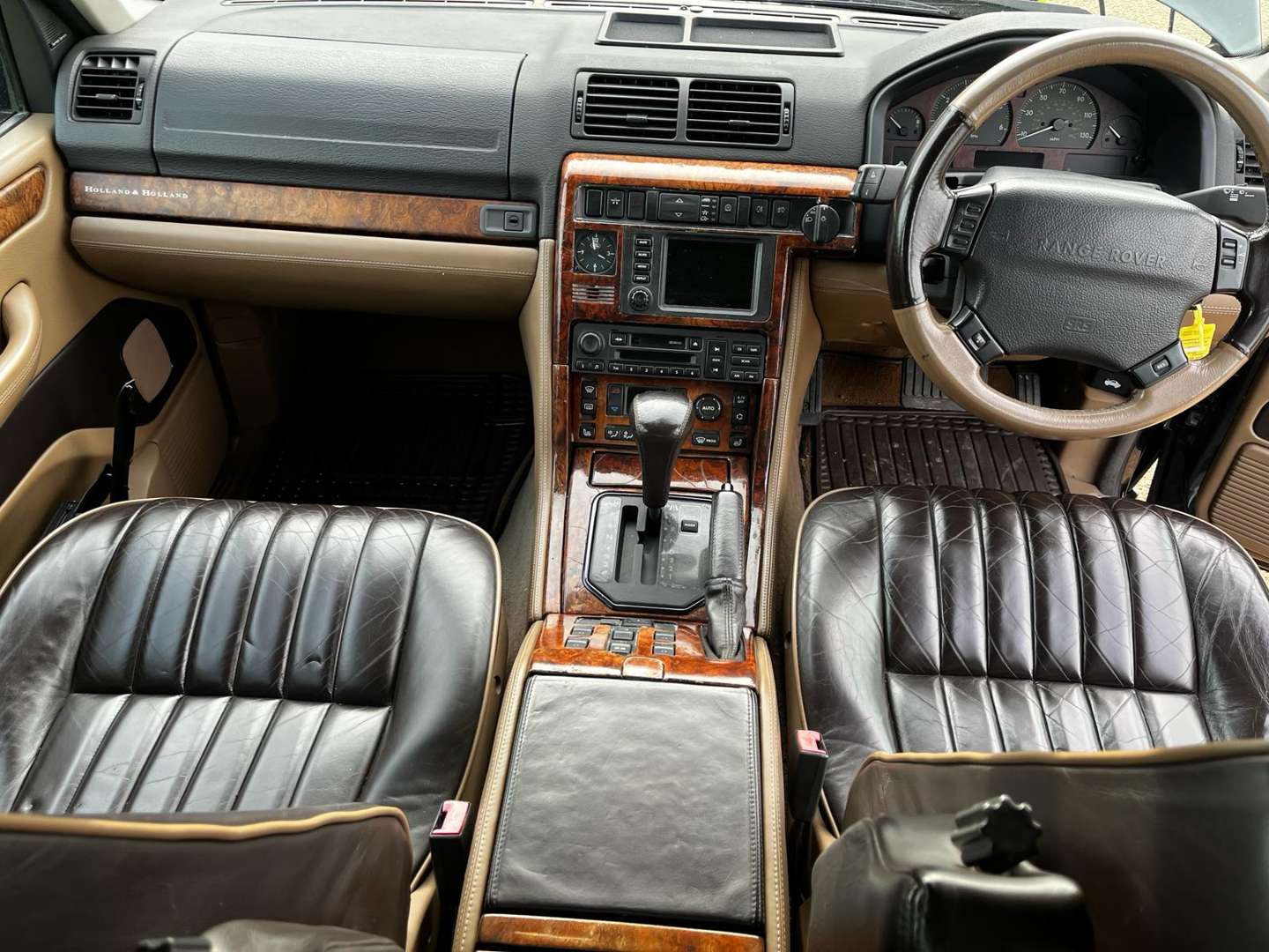 <p>2000 RANGE ROVER HSE AUTO</p>