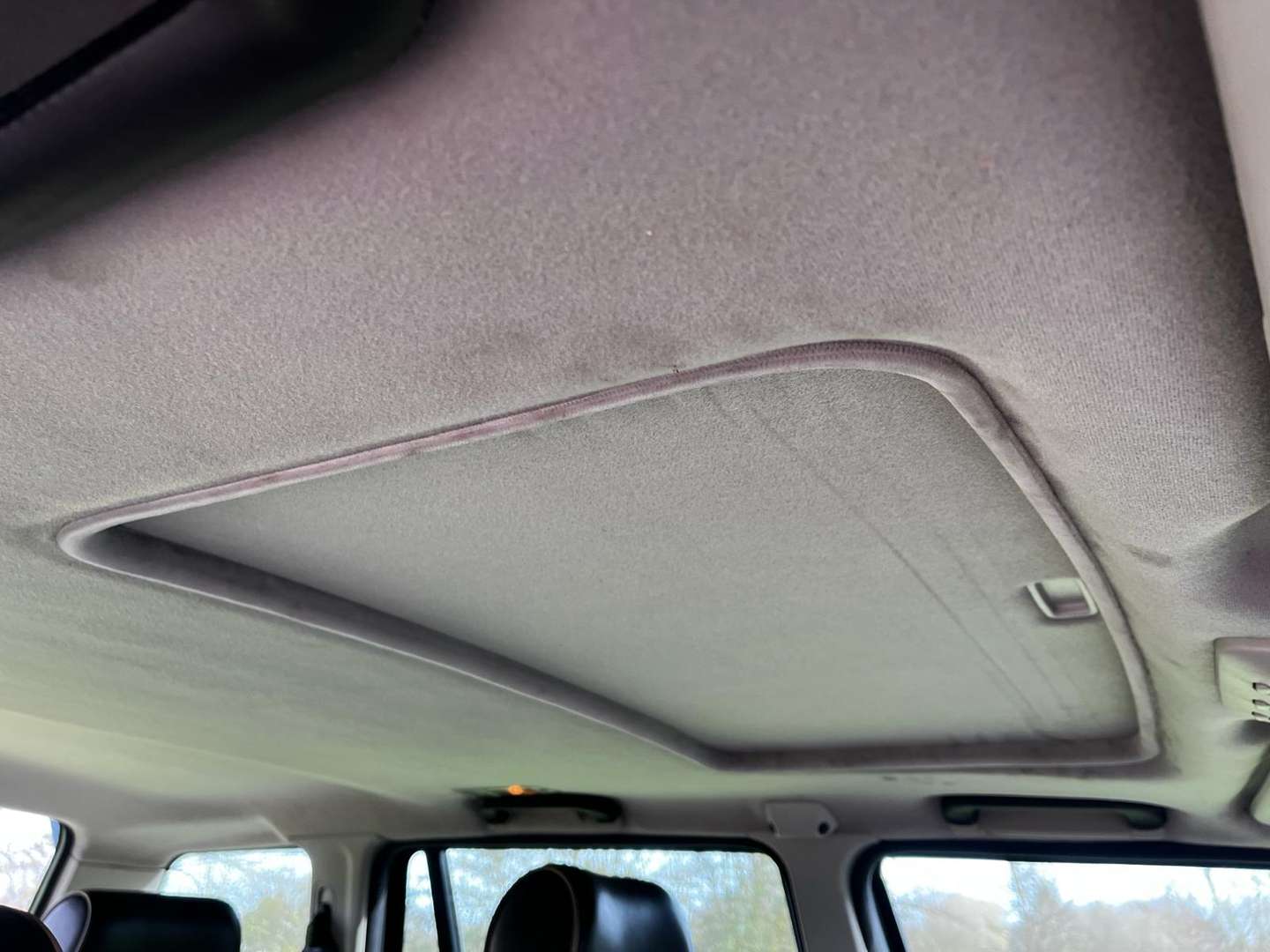 <p>2000 RANGE ROVER HSE AUTO</p>