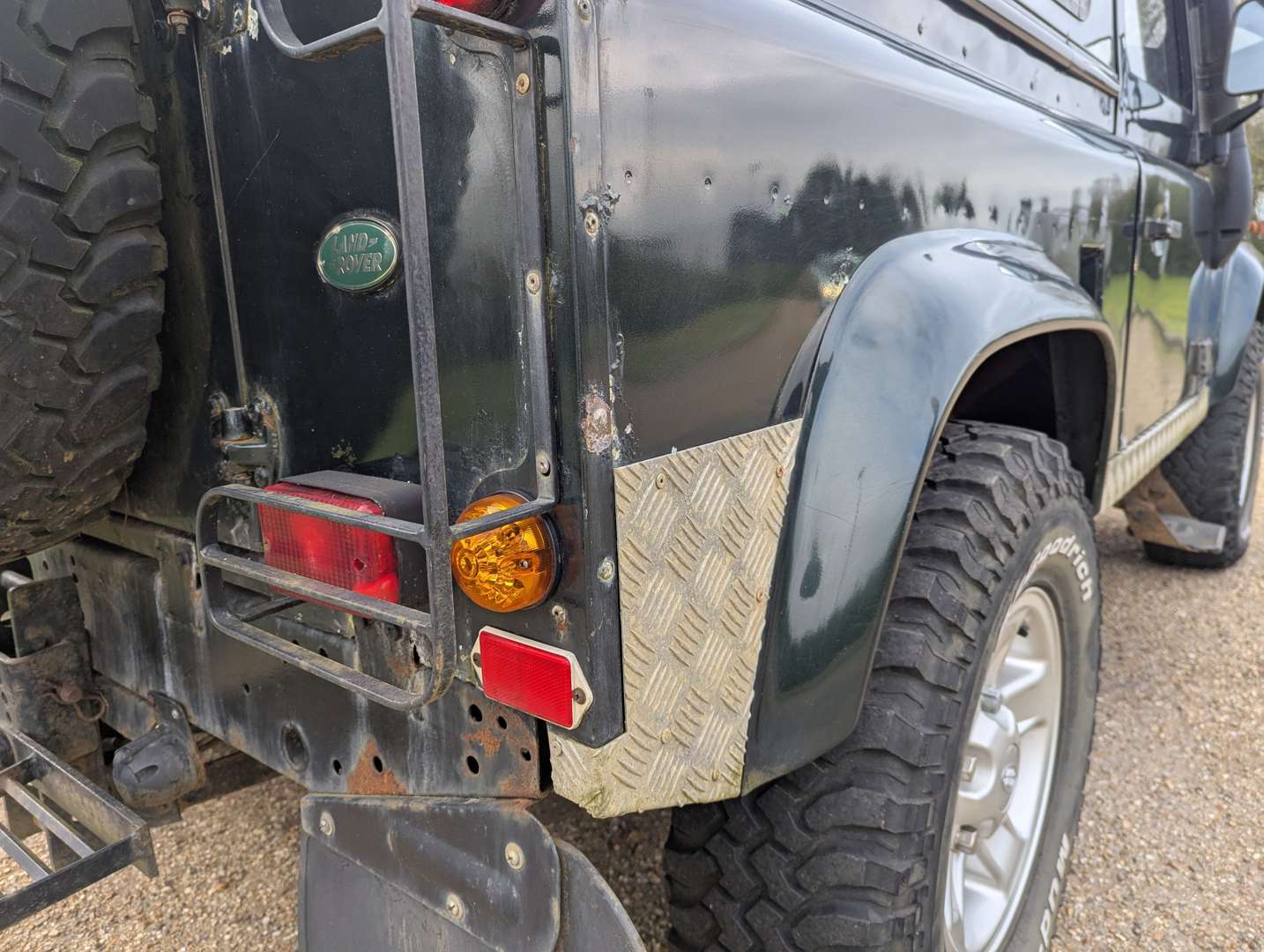 <p>1996 LAND ROVER DEFENDER 90 TDI</p>