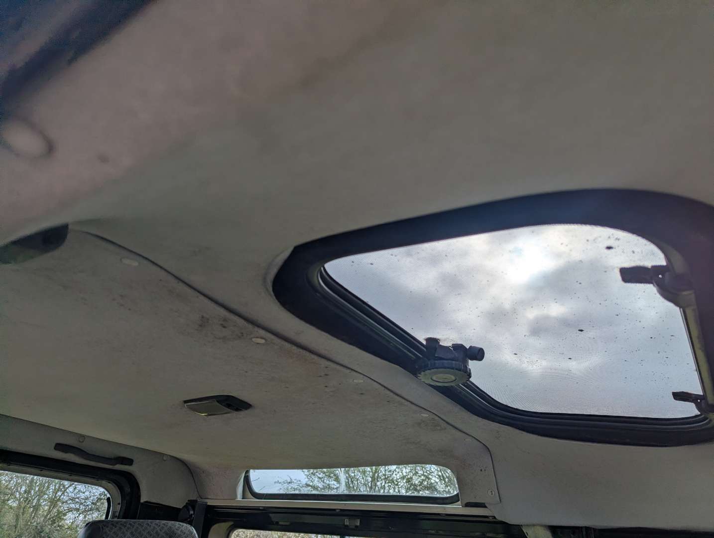 <p>1996 LAND ROVER DEFENDER 90 TDI</p>