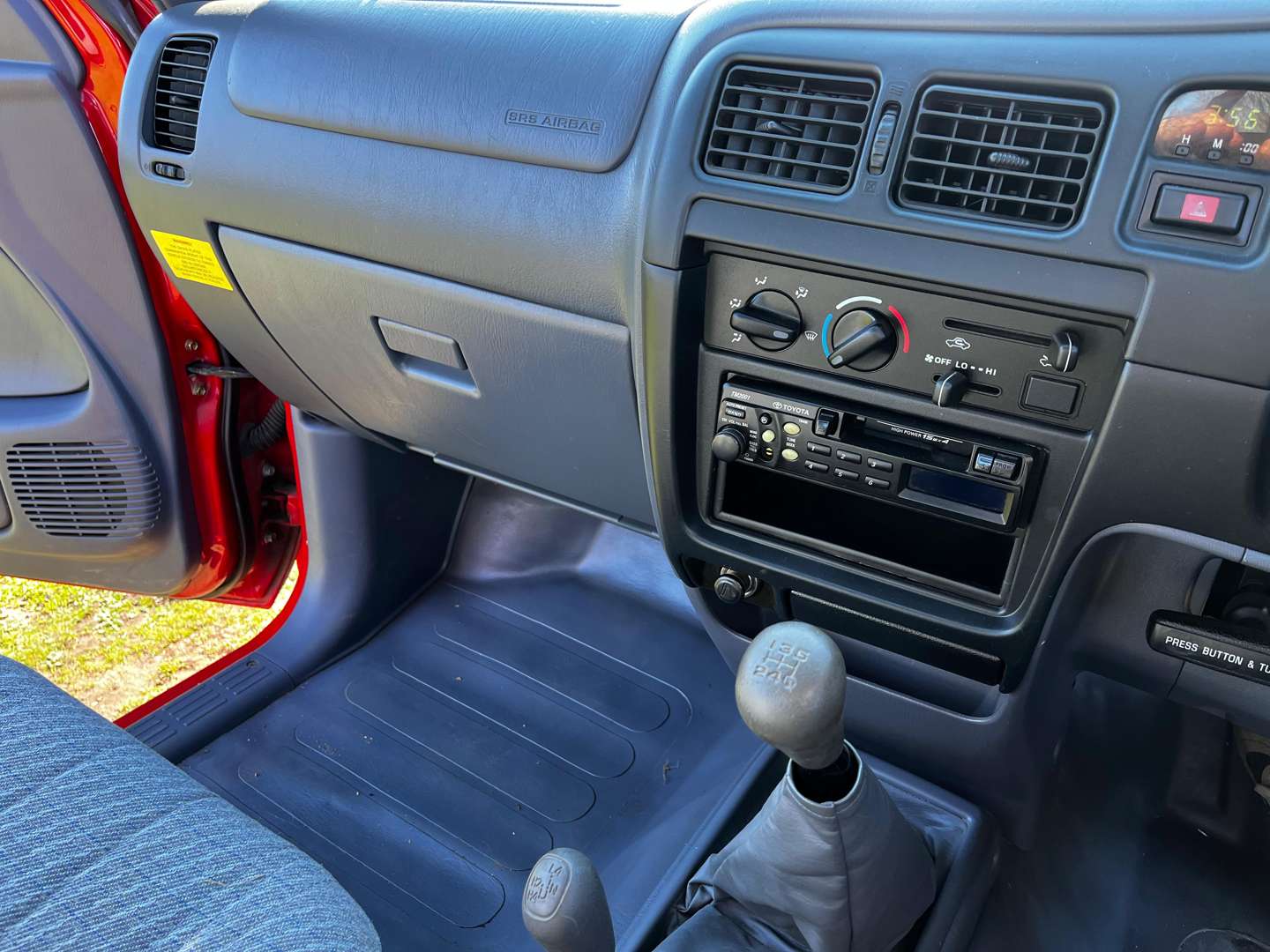 <p>1998 TOYOTA HILUX 2.4 TURBO 4WD</p>