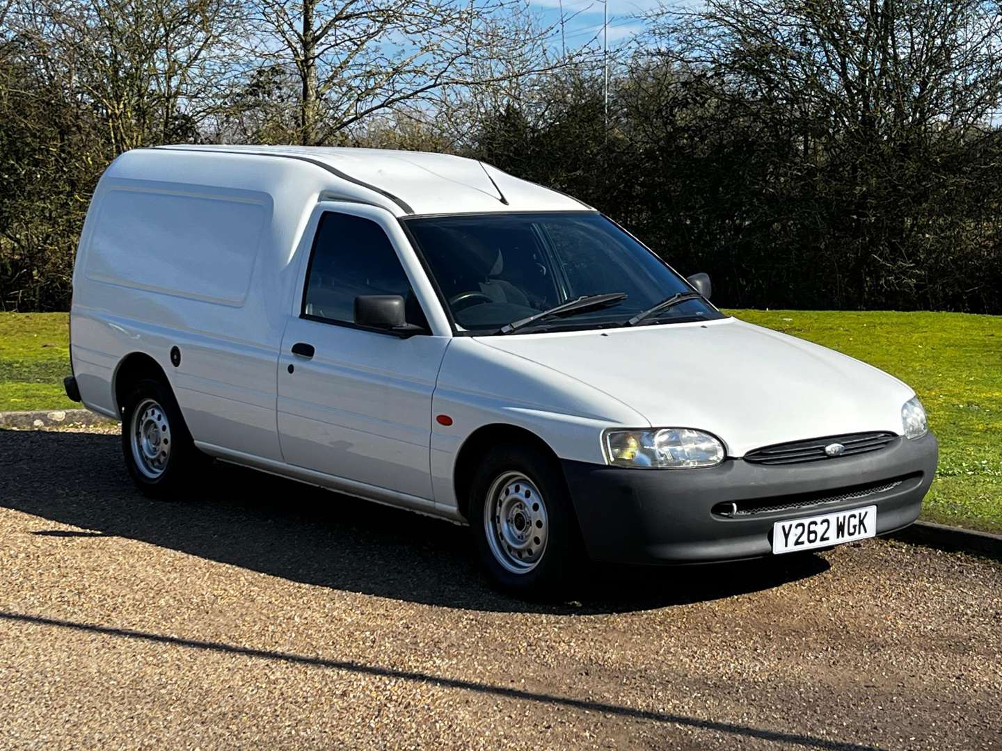 <p>2001 FORD ESCORT VAN 55D</p>