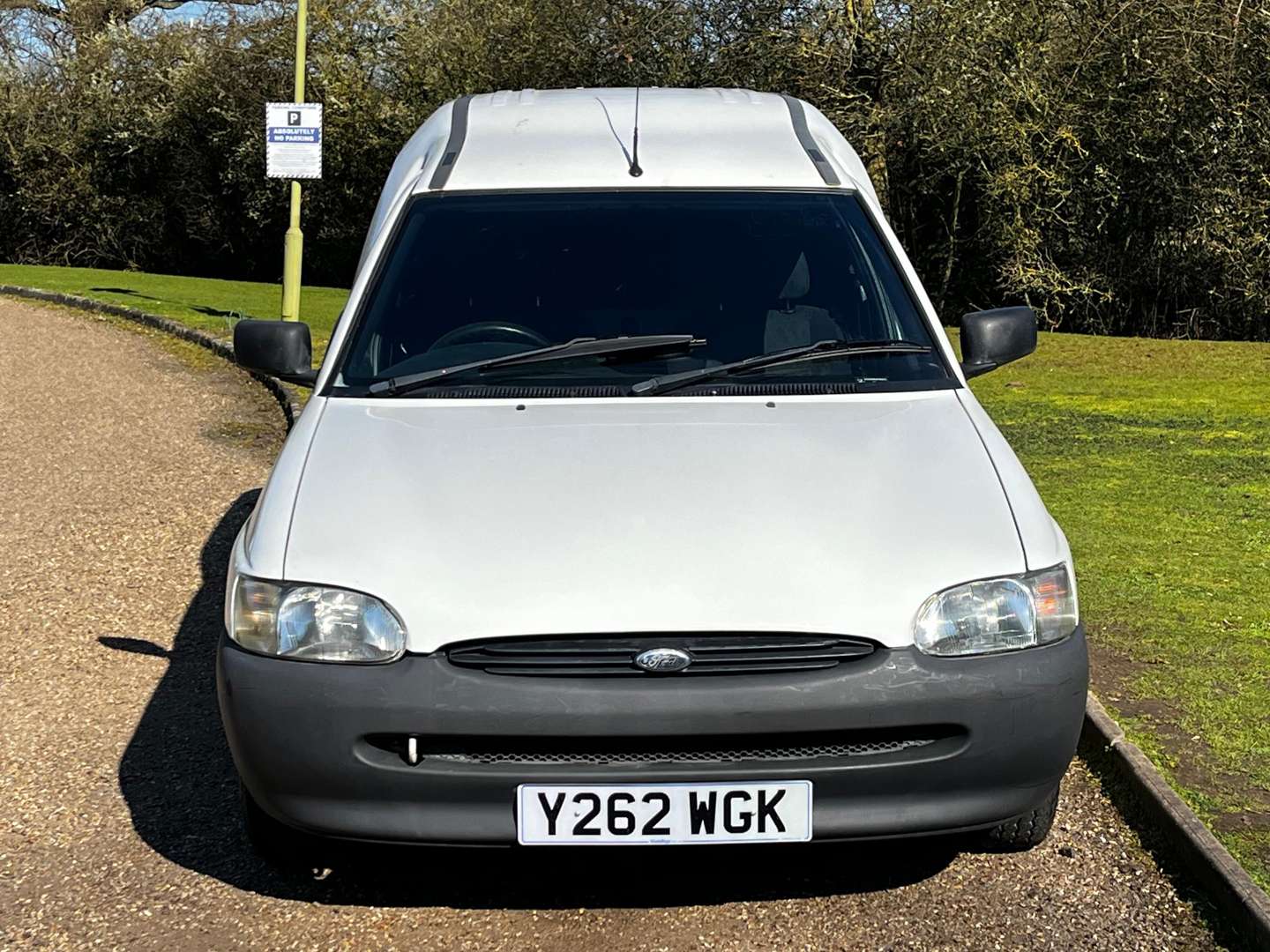 <p>2001 FORD ESCORT VAN 55D</p>
