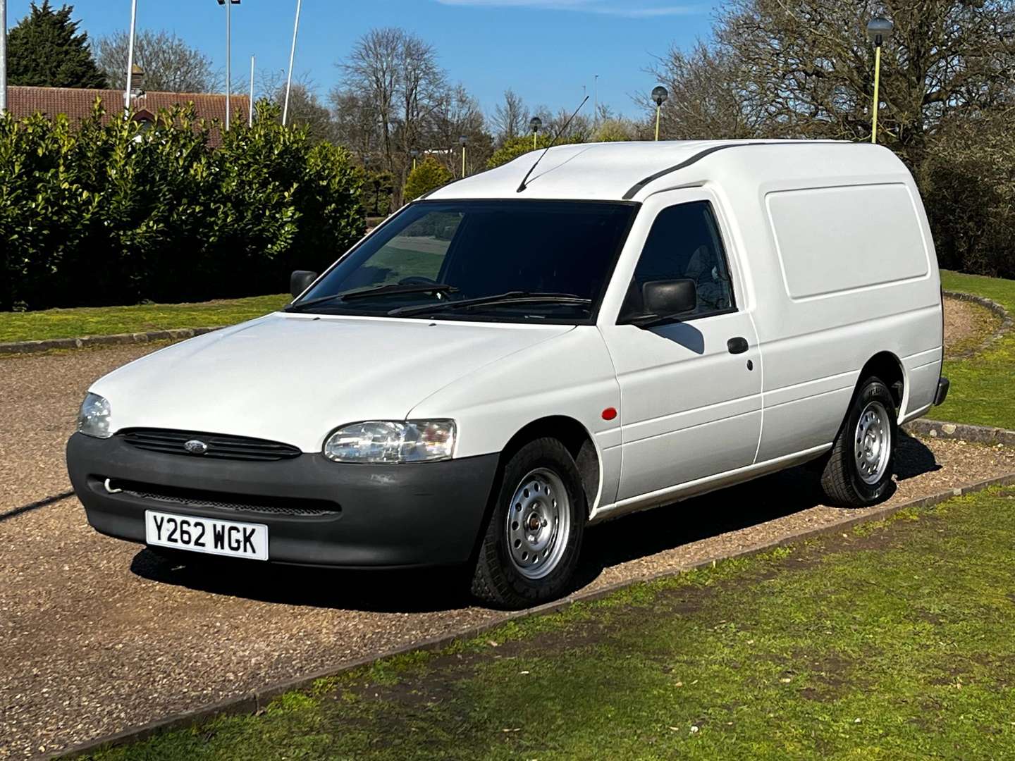 <p>2001 FORD ESCORT VAN 55D</p>