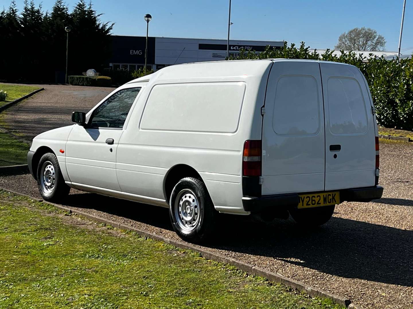 <p>2001 FORD ESCORT VAN 55D</p>