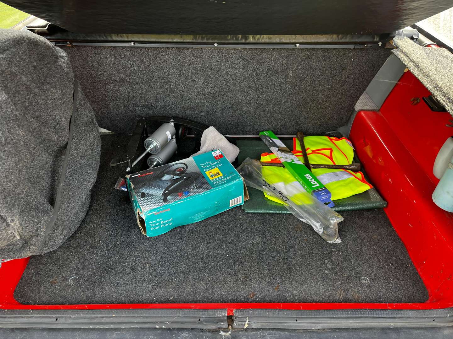 <p>1995 RELIANT ROBIN LX</p>