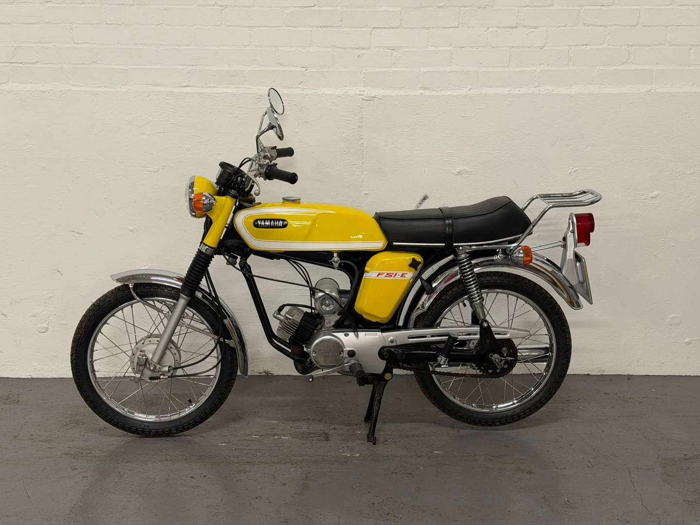 <p>1997 YAMAHA YB1</p>