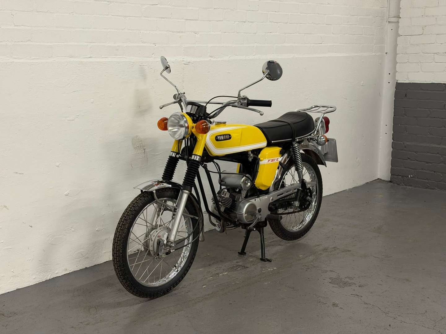 <p>1997 YAMAHA YB1</p>