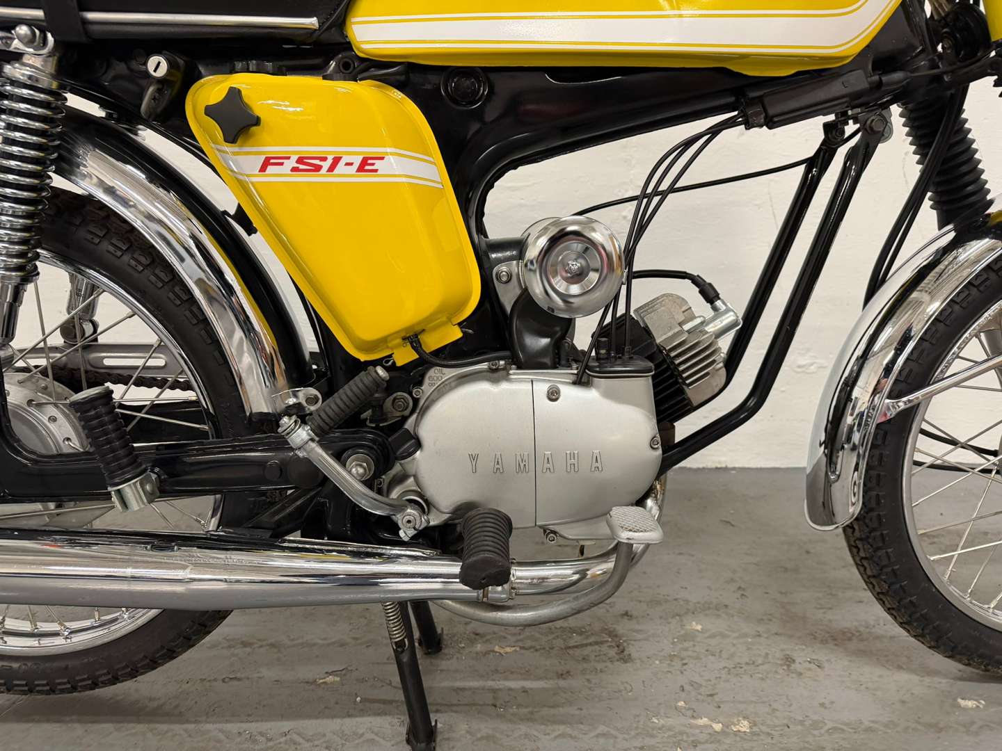 <p>1997 YAMAHA YB1</p>