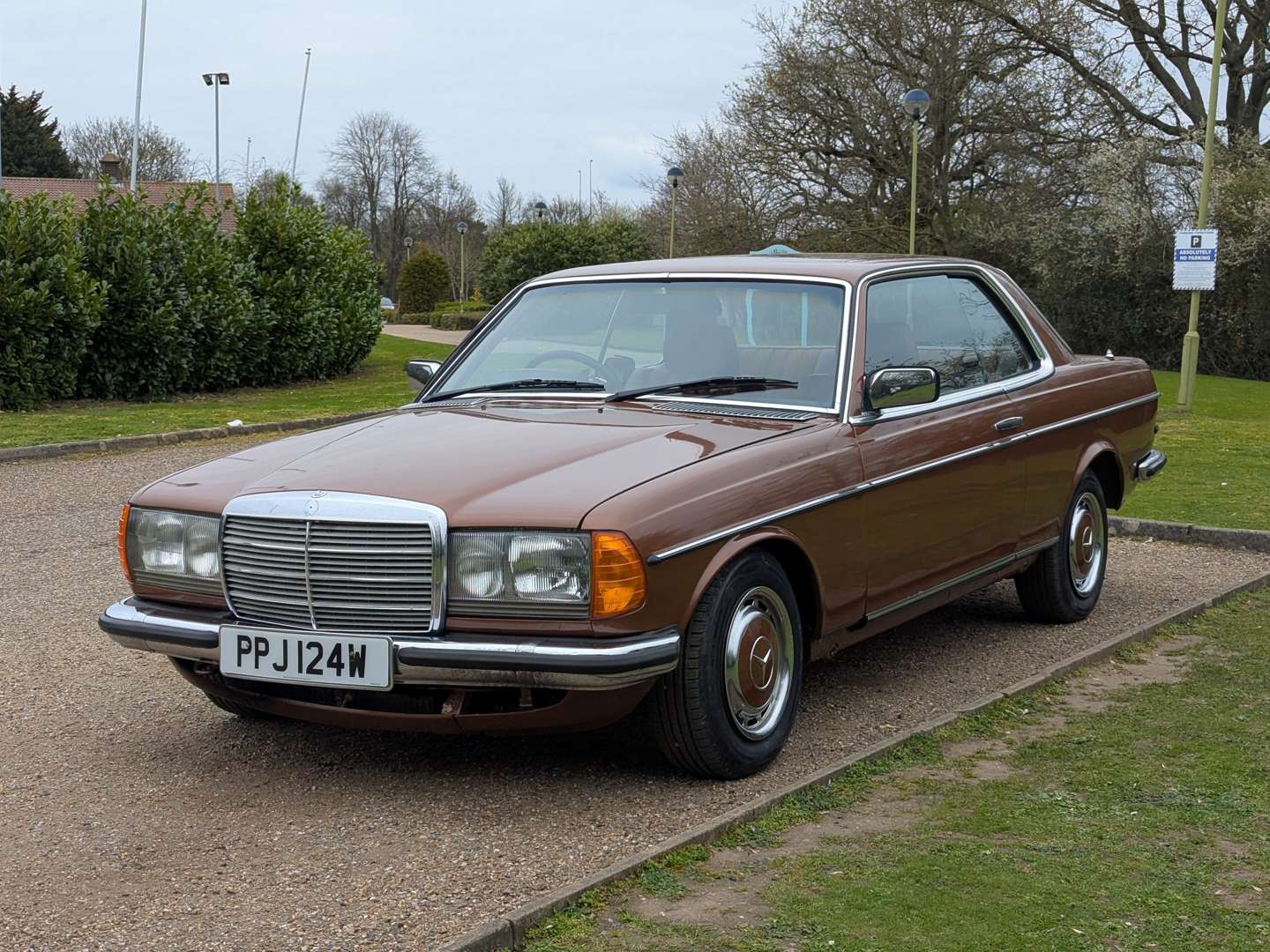 <p>1980 MERCEDES C230 C123 COUPE AUTO</p>