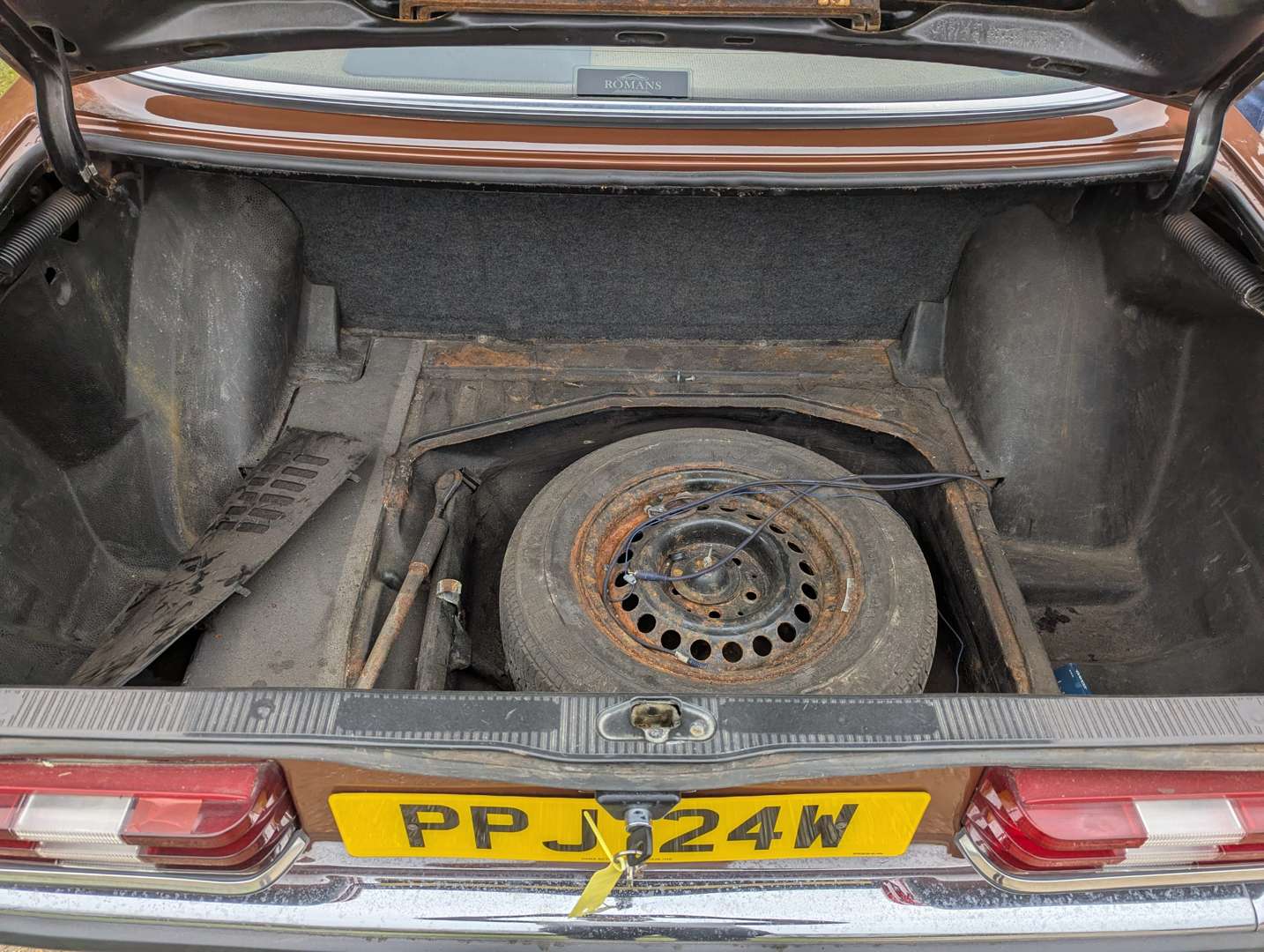 <p>1980 MERCEDES C230 C123 COUPE AUTO</p>