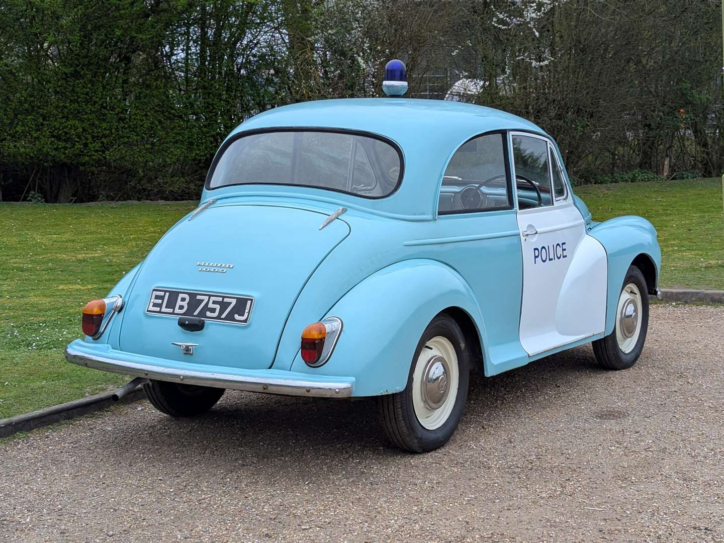 <p>1971 MORRIS MINOR POLICE CAR</p>