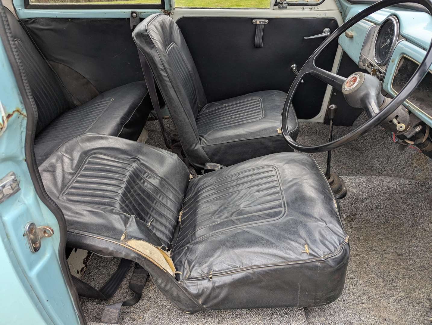 <p>1971 MORRIS MINOR POLICE CAR</p>