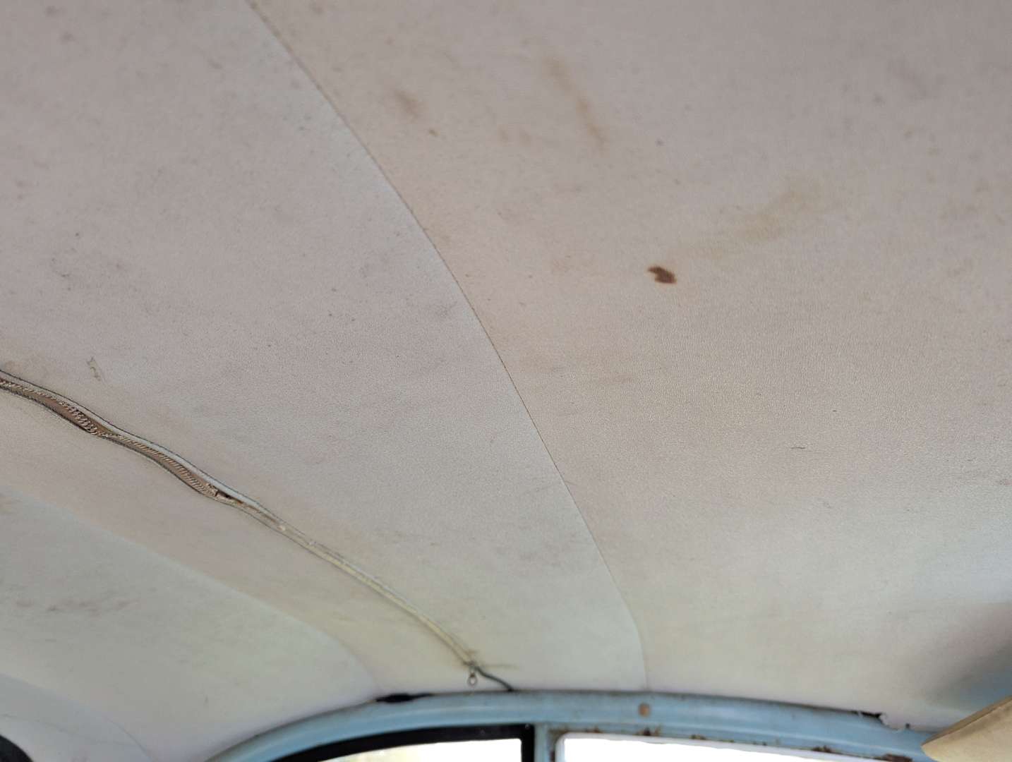 <p>1971 MORRIS MINOR POLICE CAR</p>