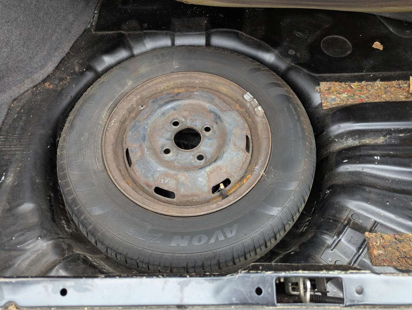 <p>1989 NISSAN BLUEBIRD LXD DIESEL</p>