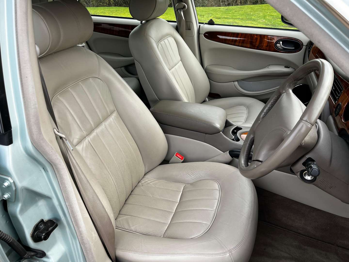 <p>1998 JAGUAR XJ8 AUTO</p>