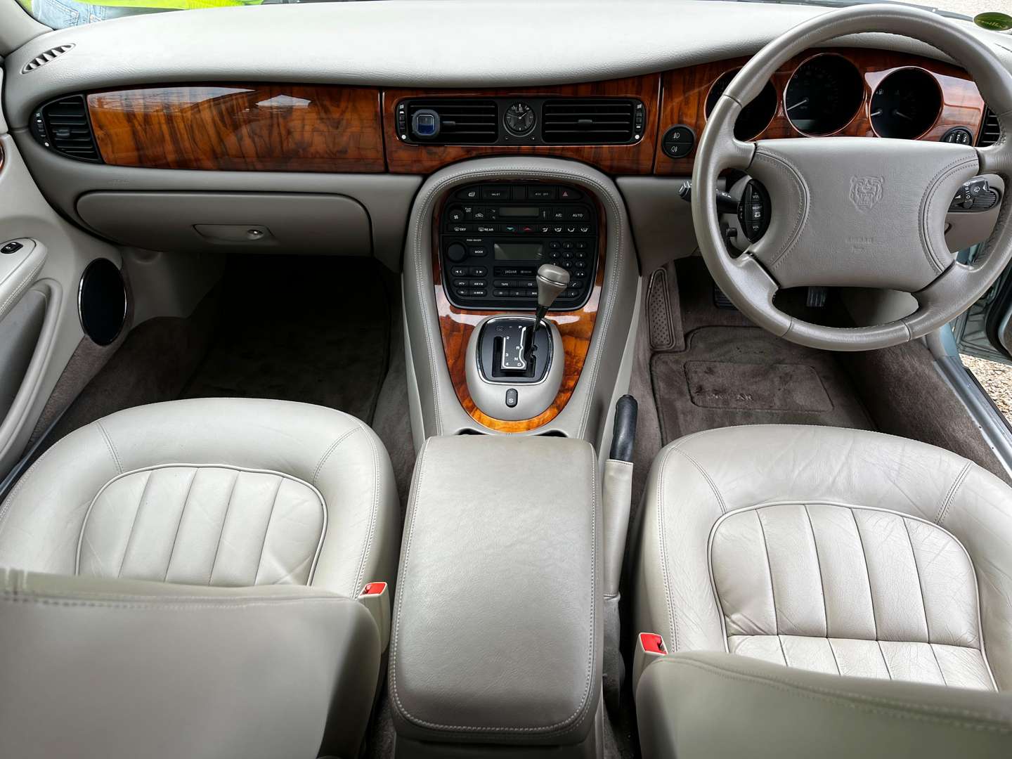 <p>1998 JAGUAR XJ8 AUTO</p>