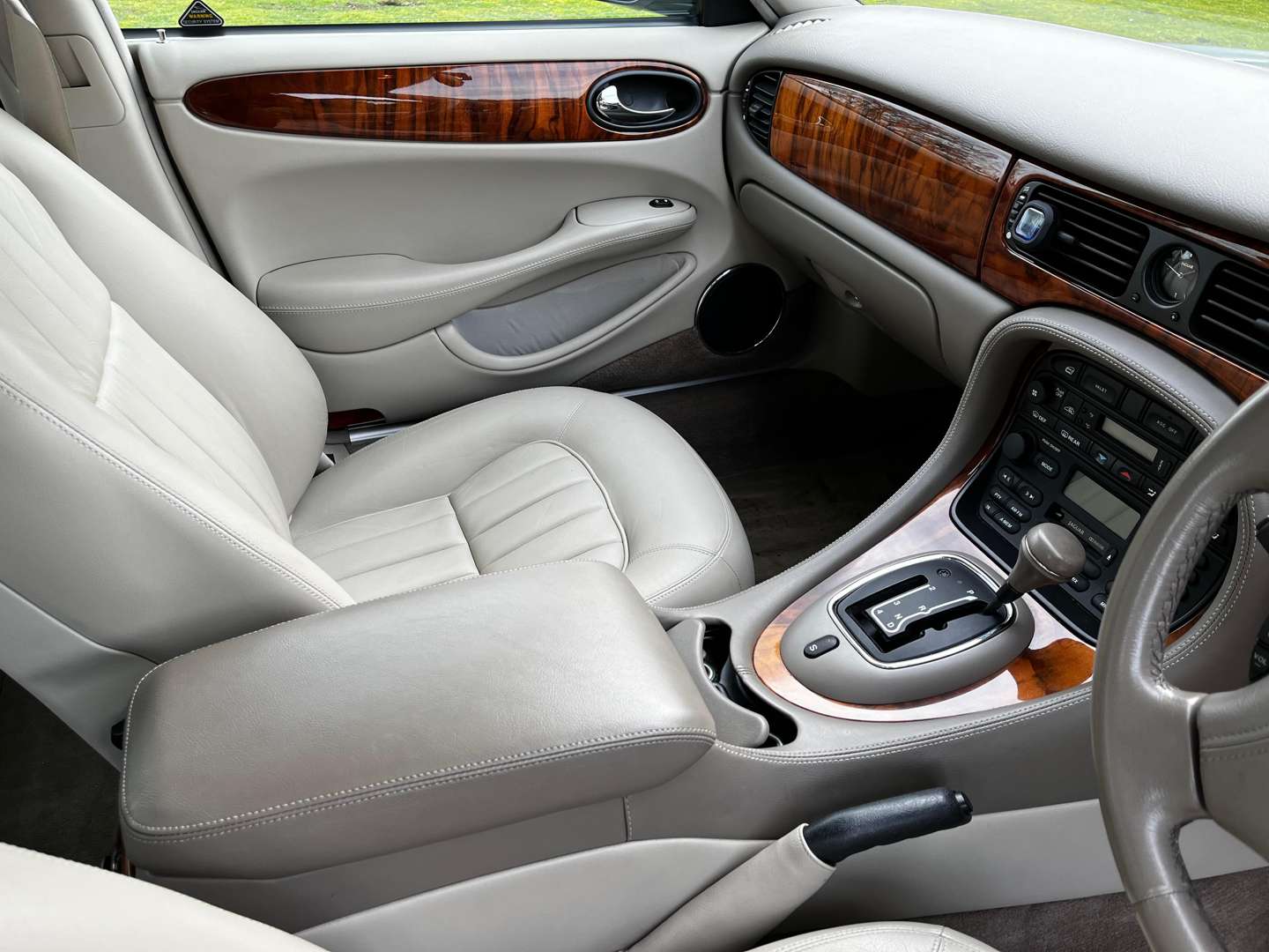 <p>1998 JAGUAR XJ8 AUTO</p>