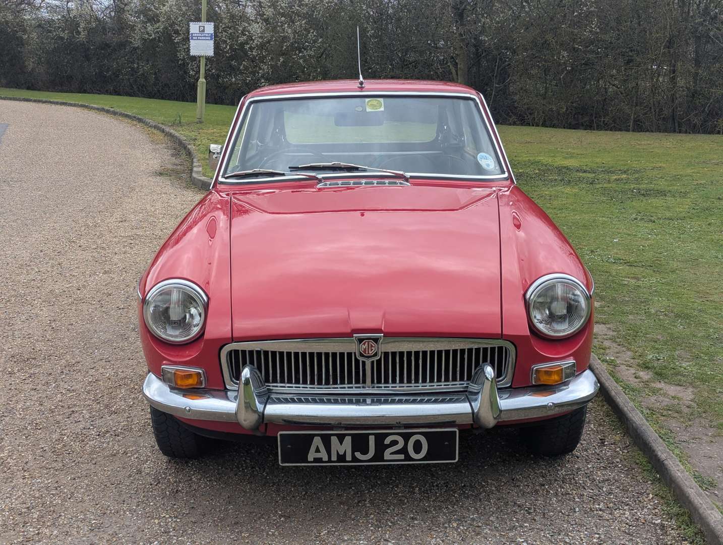 <p>1968 MG B GT</p>