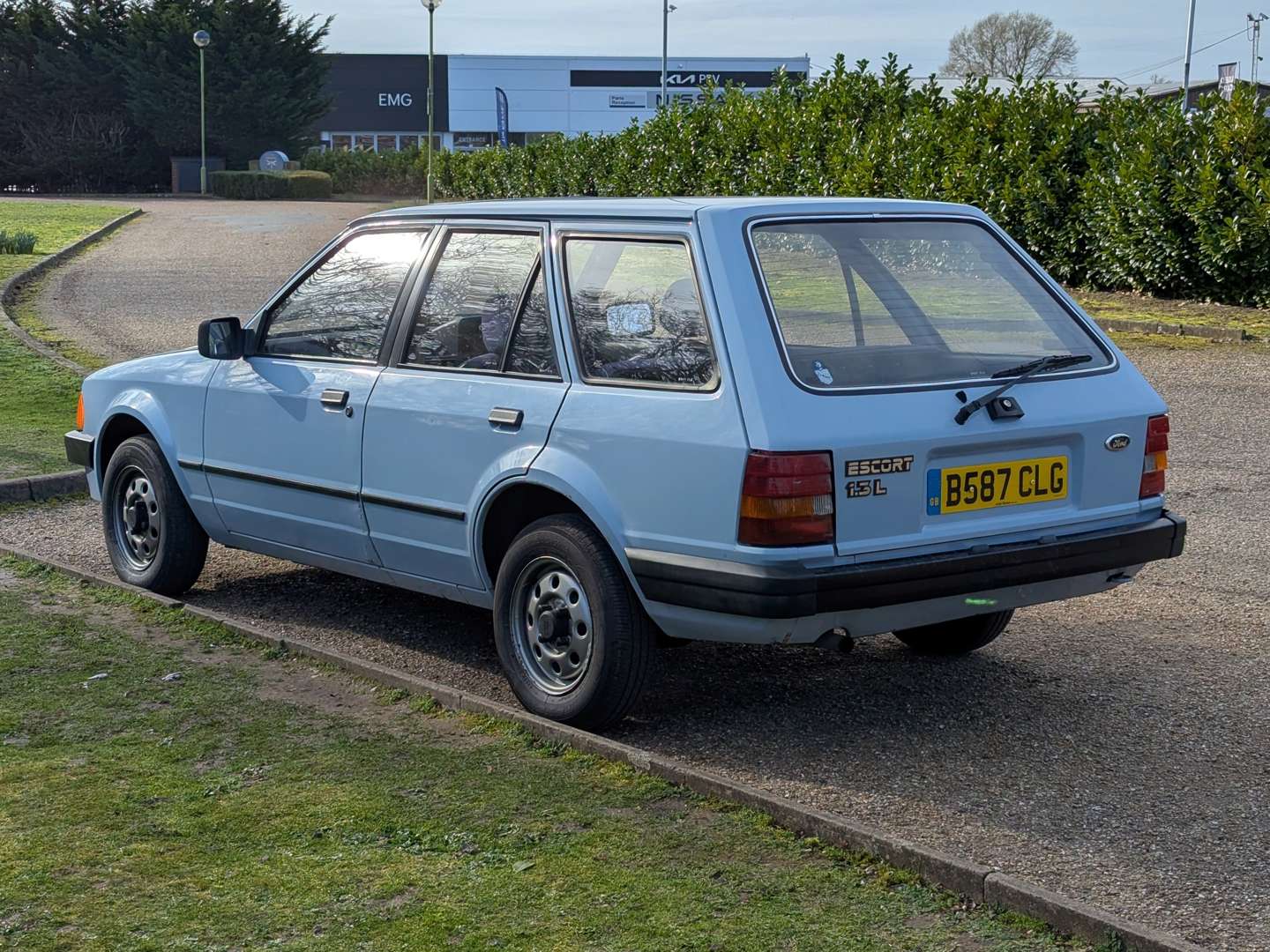 <p>1985 FORD ESCORT L</p>
