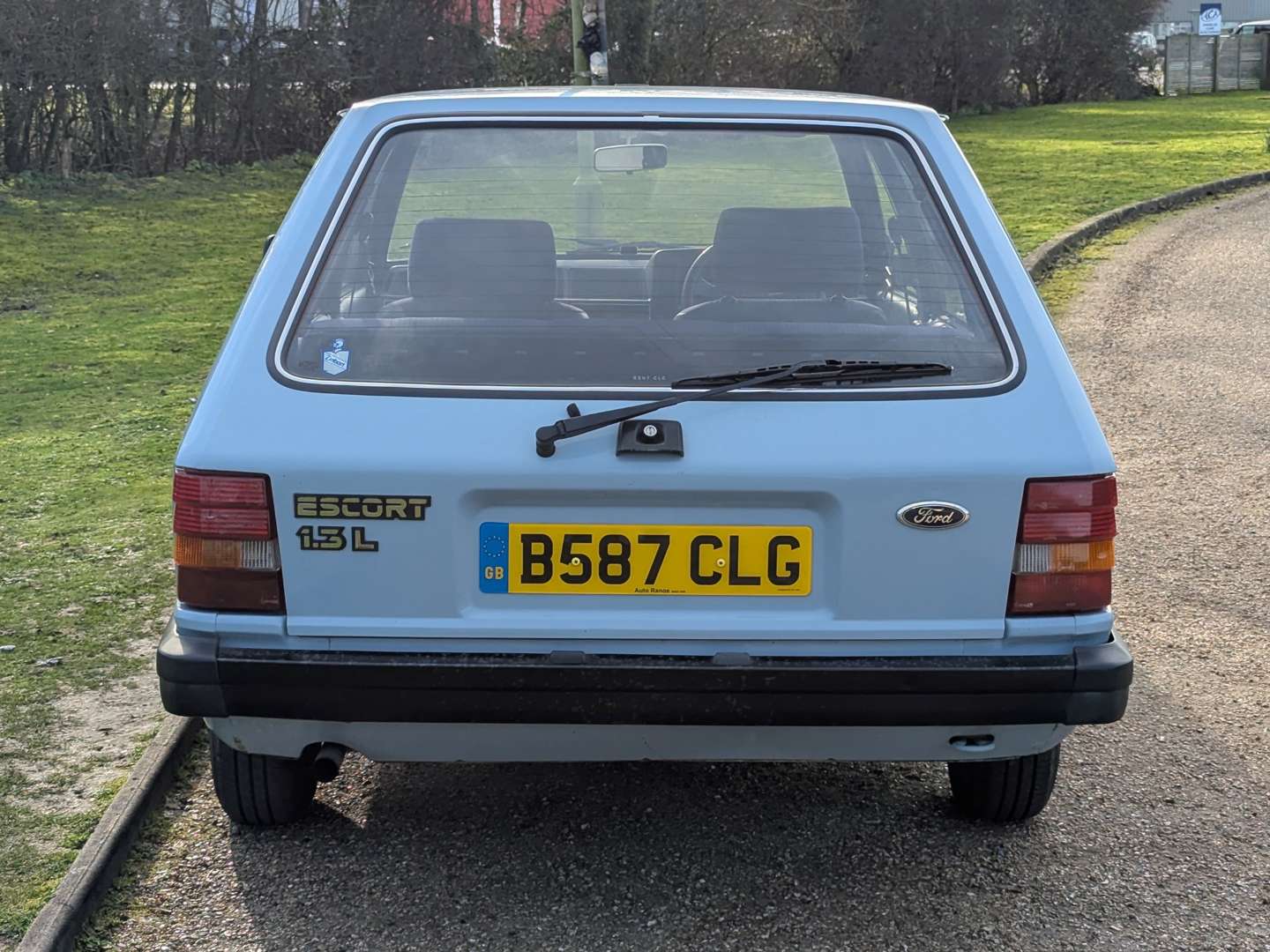 <p>1985 FORD ESCORT L</p>