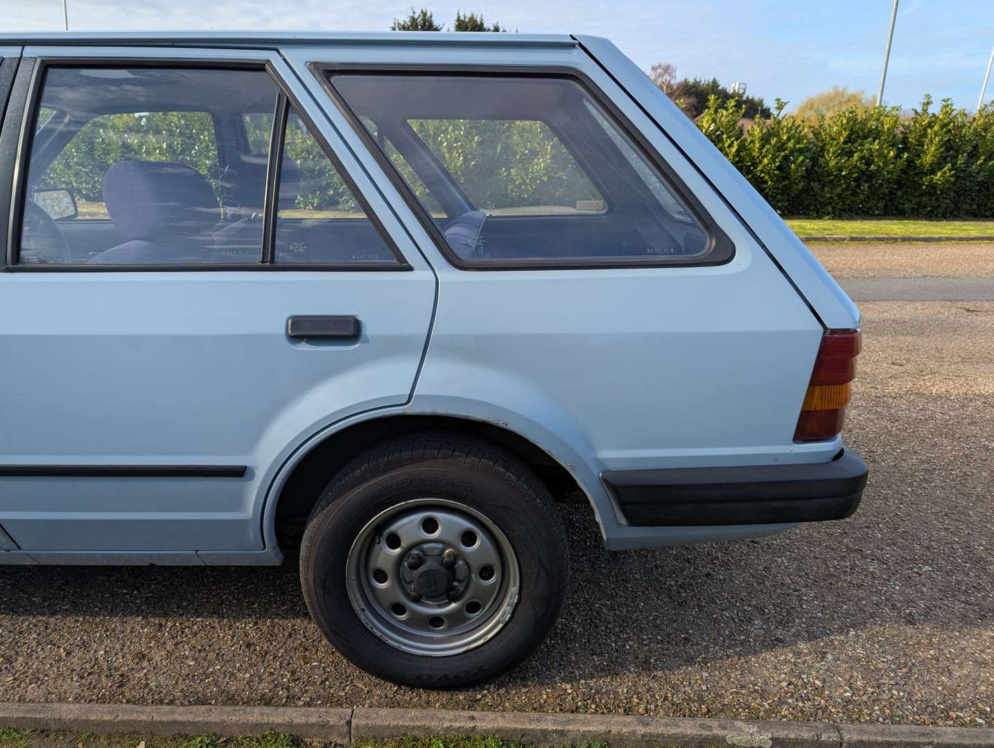 <p>1985 FORD ESCORT L</p>