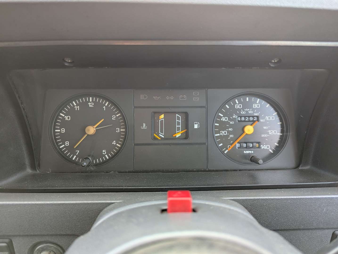 <p>1985 FORD ESCORT L</p>