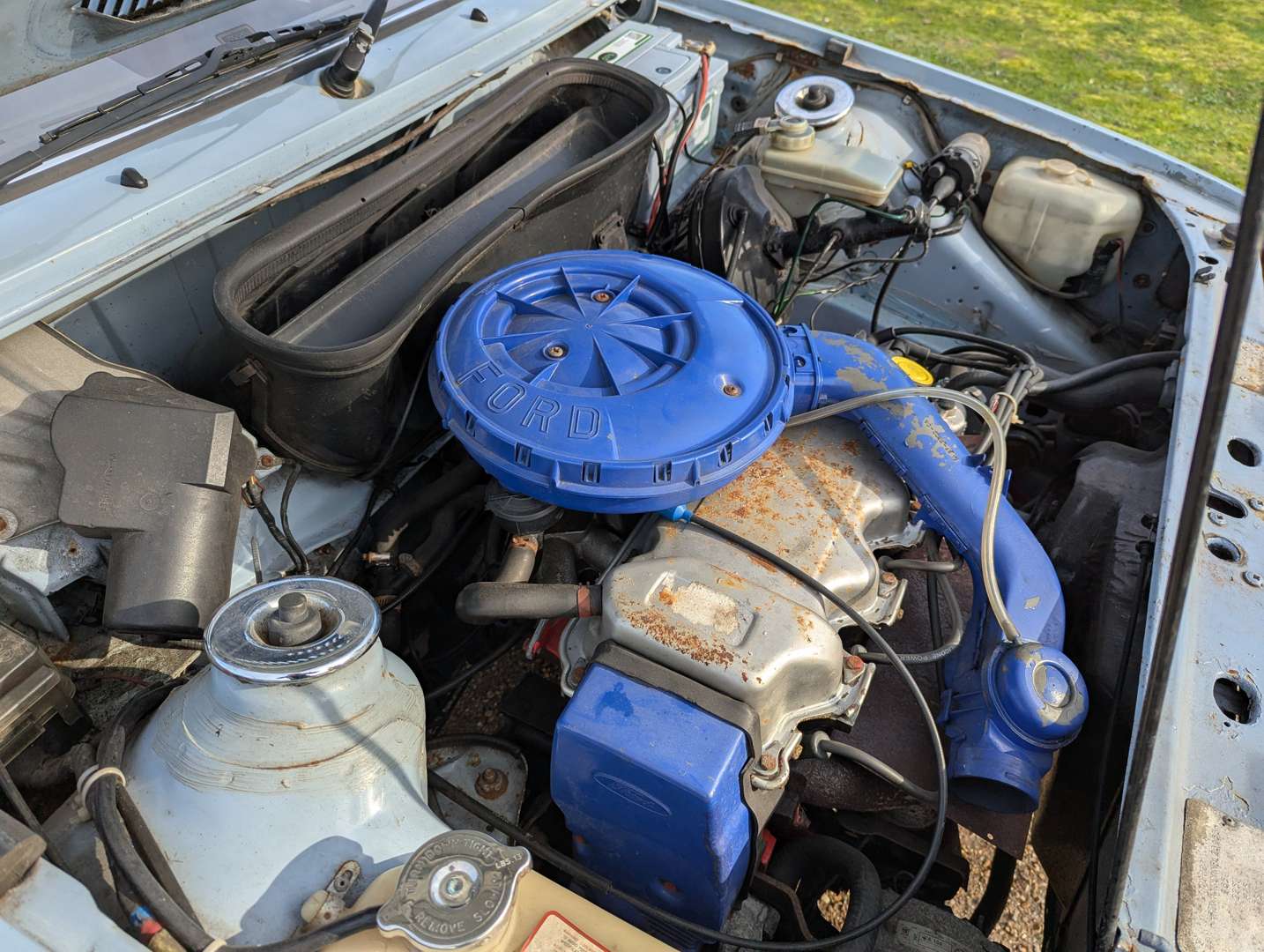 <p>1985 FORD ESCORT L</p>