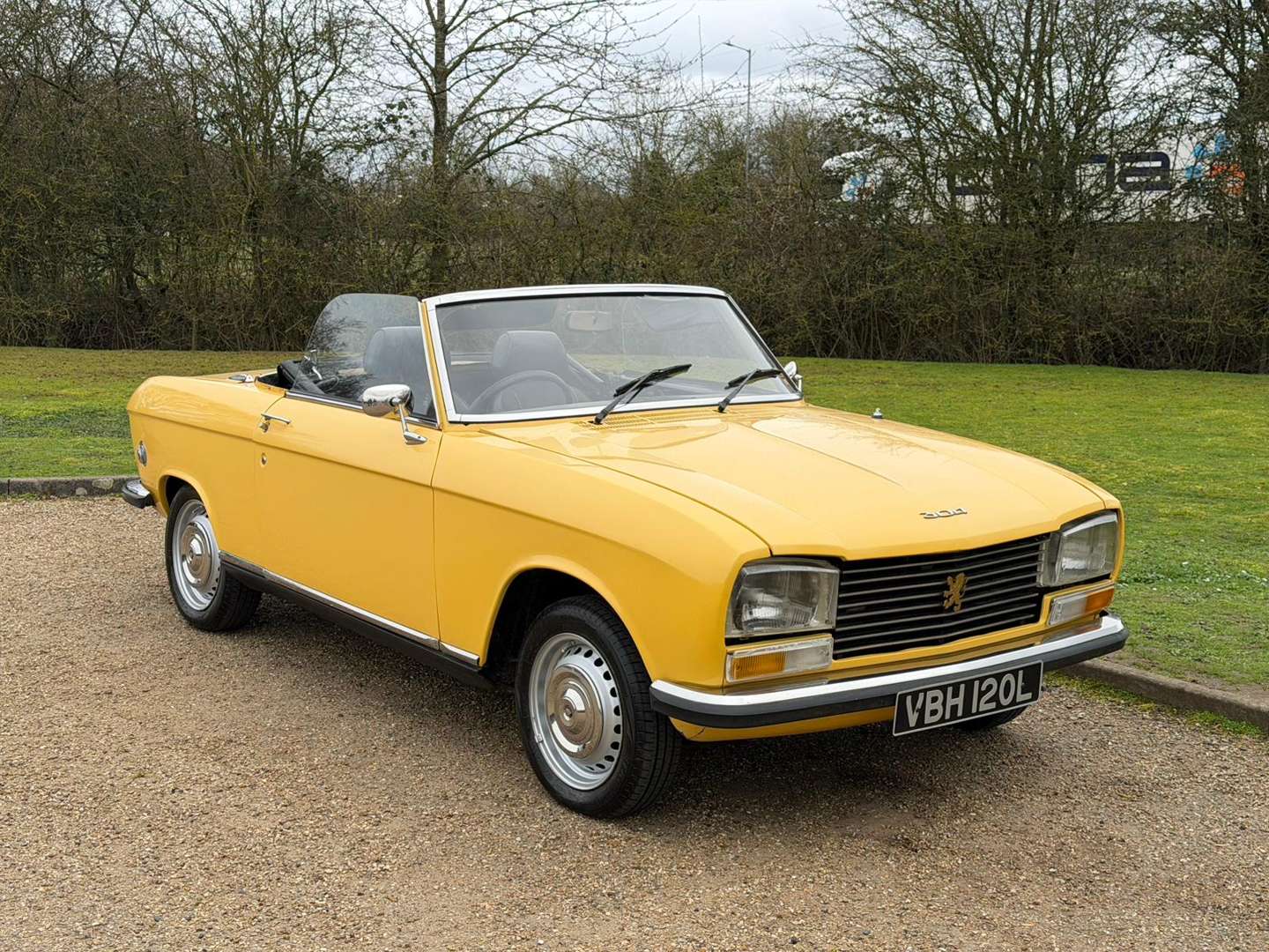 <p>1973 PEUGEOT 304 CONVERTIBLE</p>
