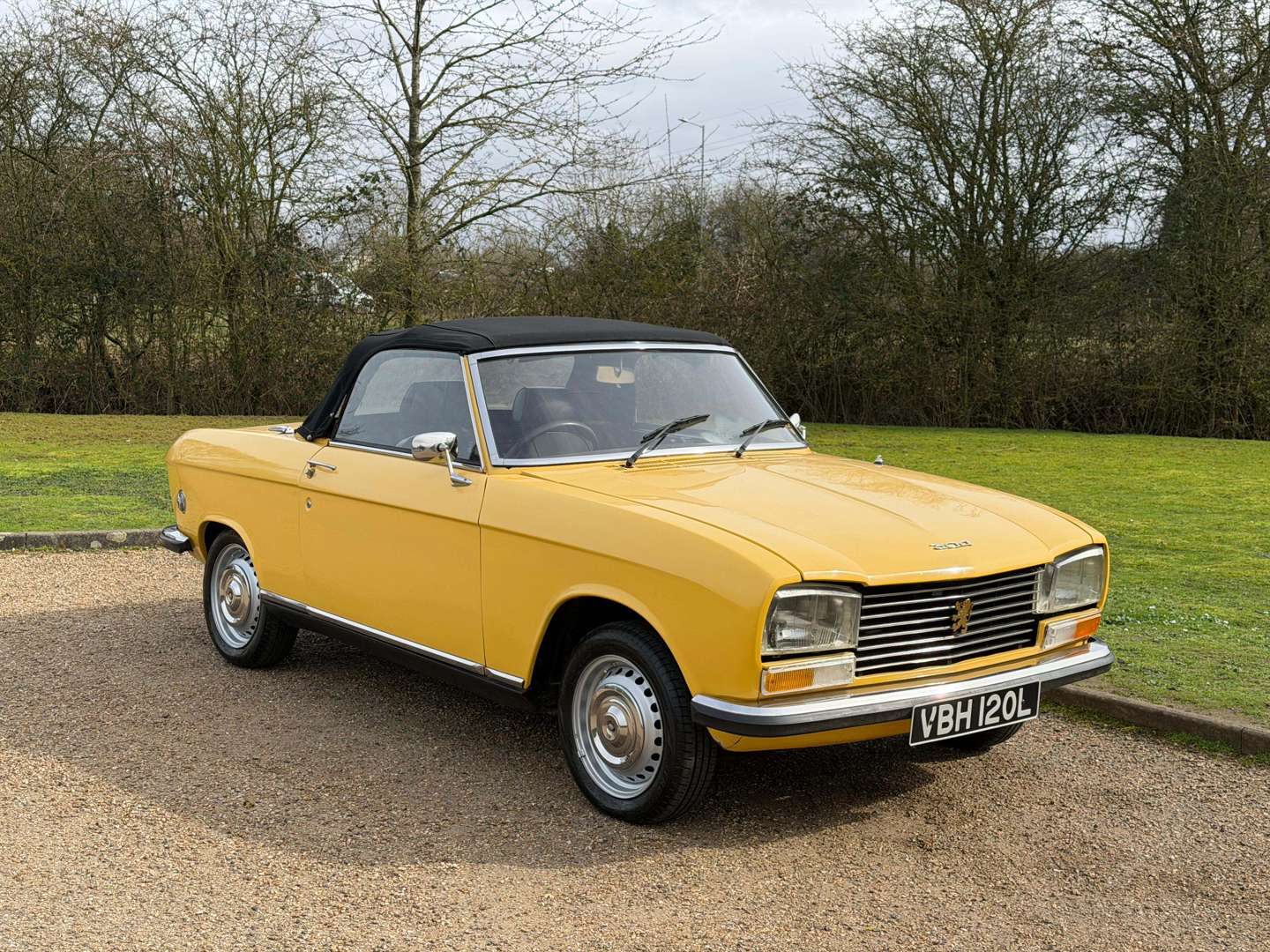 <p>1973 PEUGEOT 304 CONVERTIBLE</p>