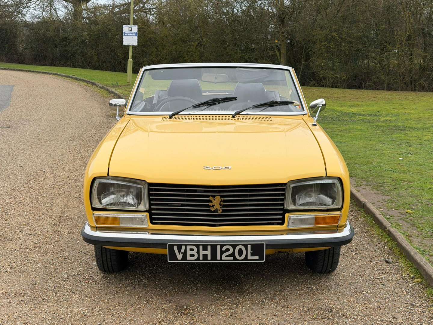 <p>1973 PEUGEOT 304 CONVERTIBLE</p>