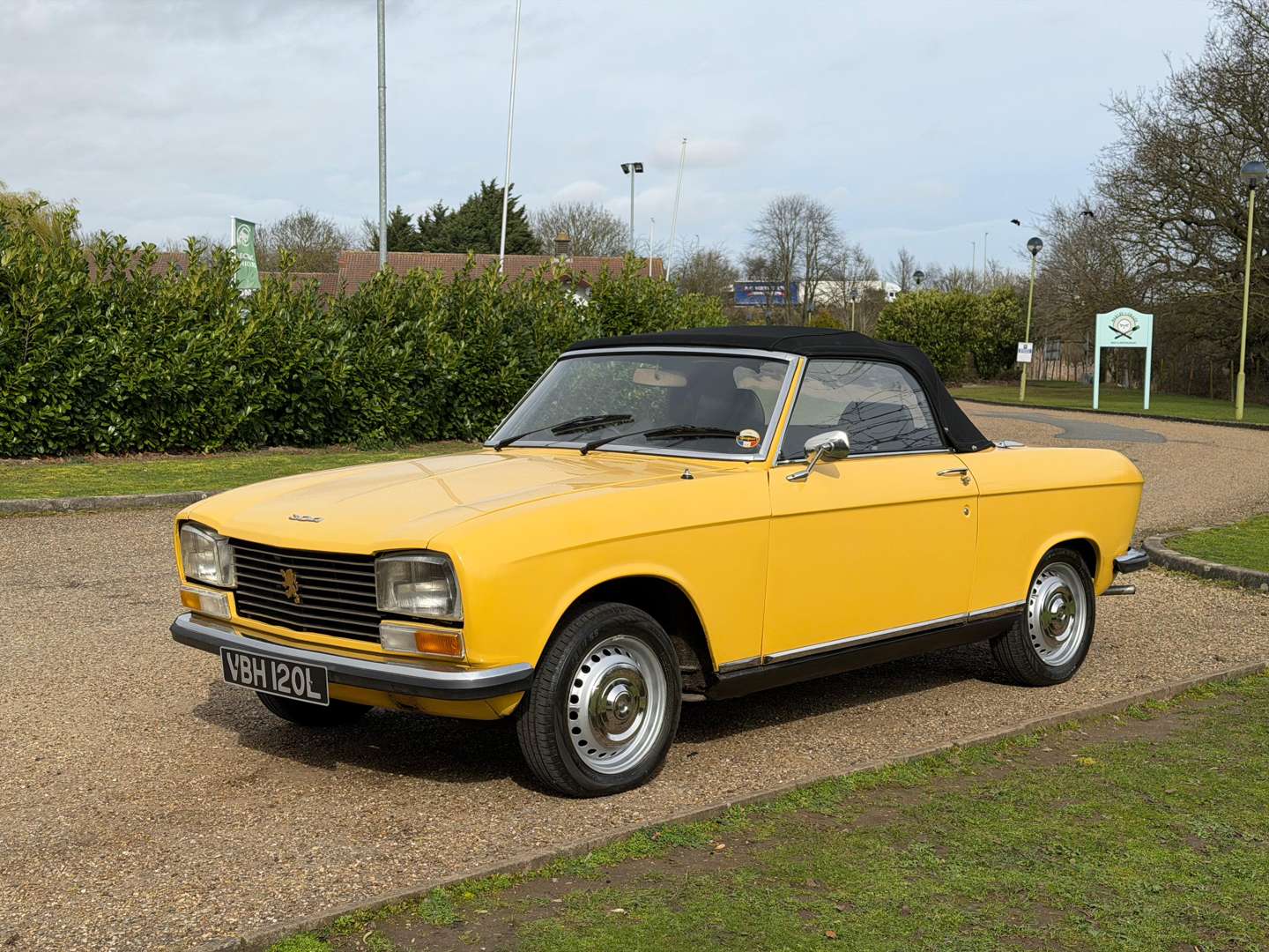 <p>1973 PEUGEOT 304 CONVERTIBLE</p>