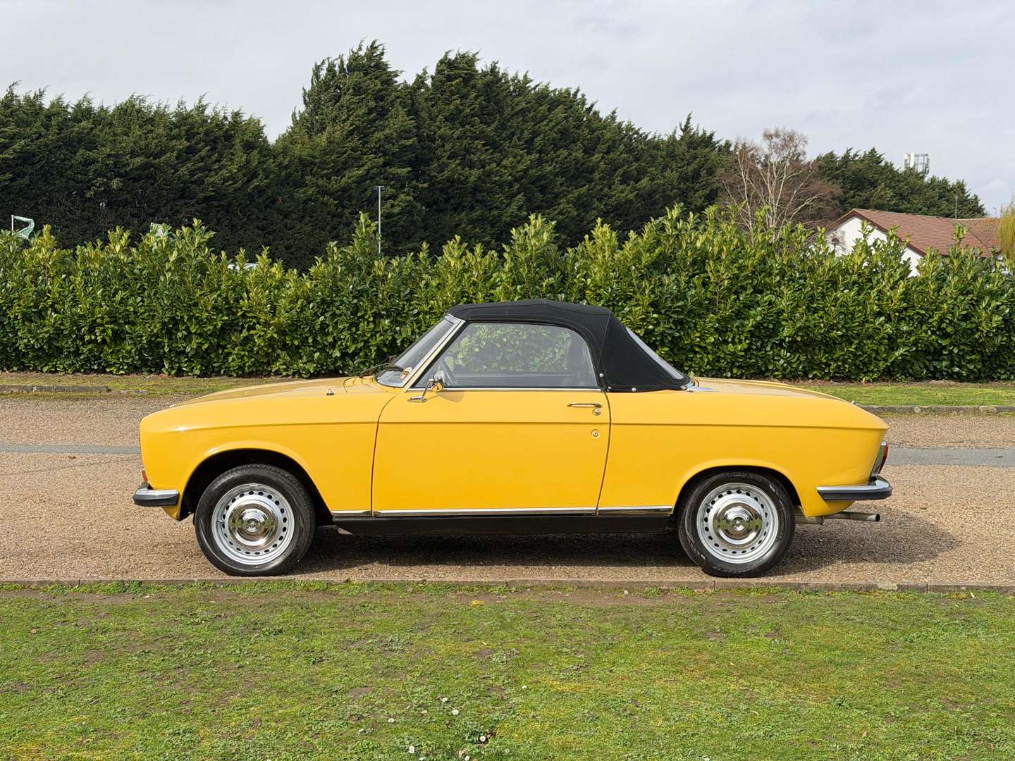 <p>1973 PEUGEOT 304 CONVERTIBLE</p>
