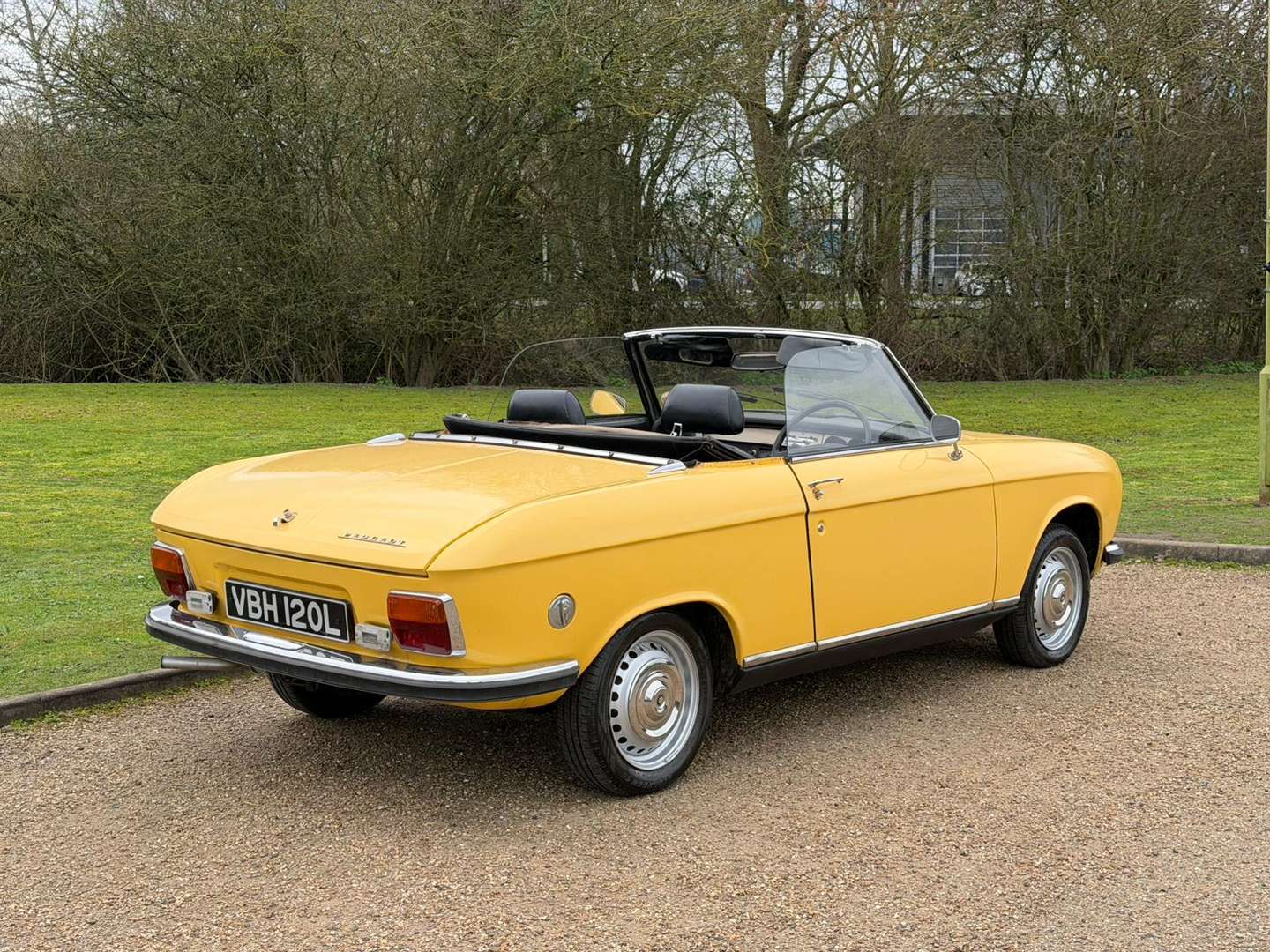 <p>1973 PEUGEOT 304 CONVERTIBLE</p>