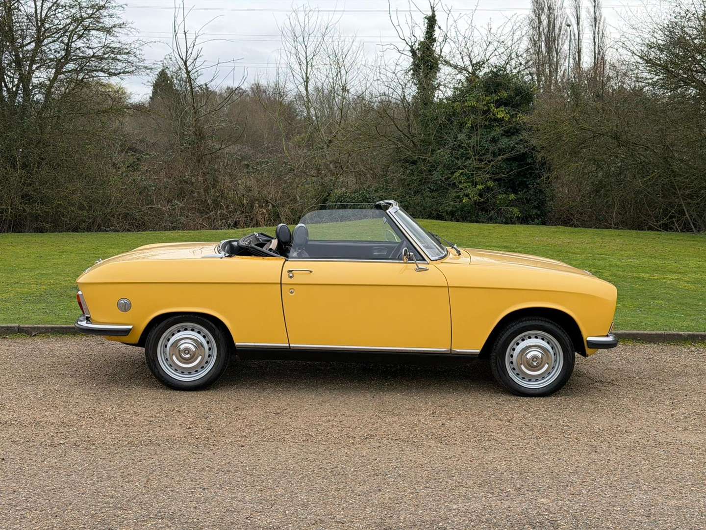 <p>1973 PEUGEOT 304 CONVERTIBLE</p>