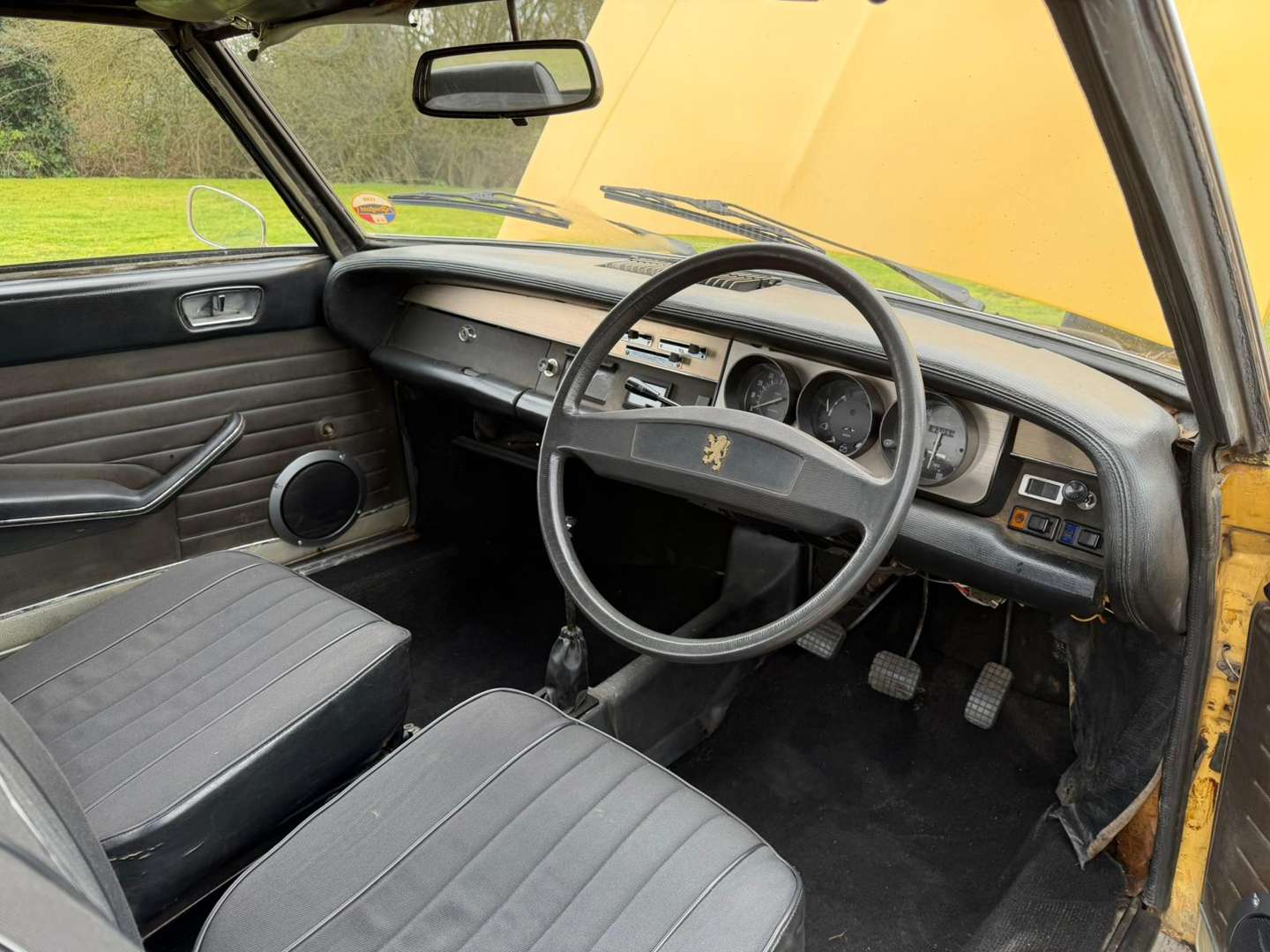 <p>1973 PEUGEOT 304 CONVERTIBLE</p>